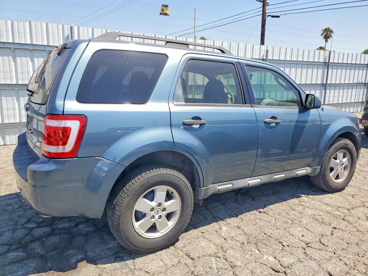 2011 Ford Escape Xlt Синий vin: 1FMCU0D73BKB73197
