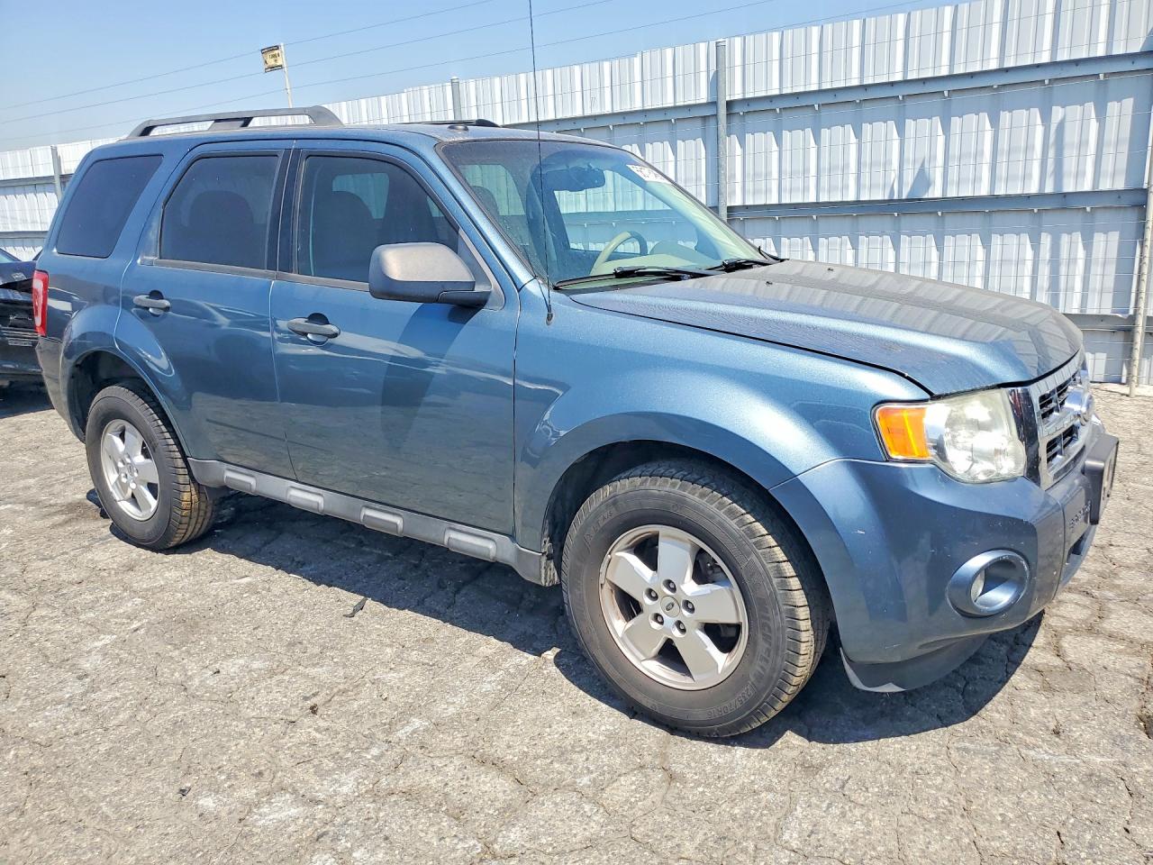 2011 Ford Escape Xlt Синий vin: 1FMCU0D73BKB73197
