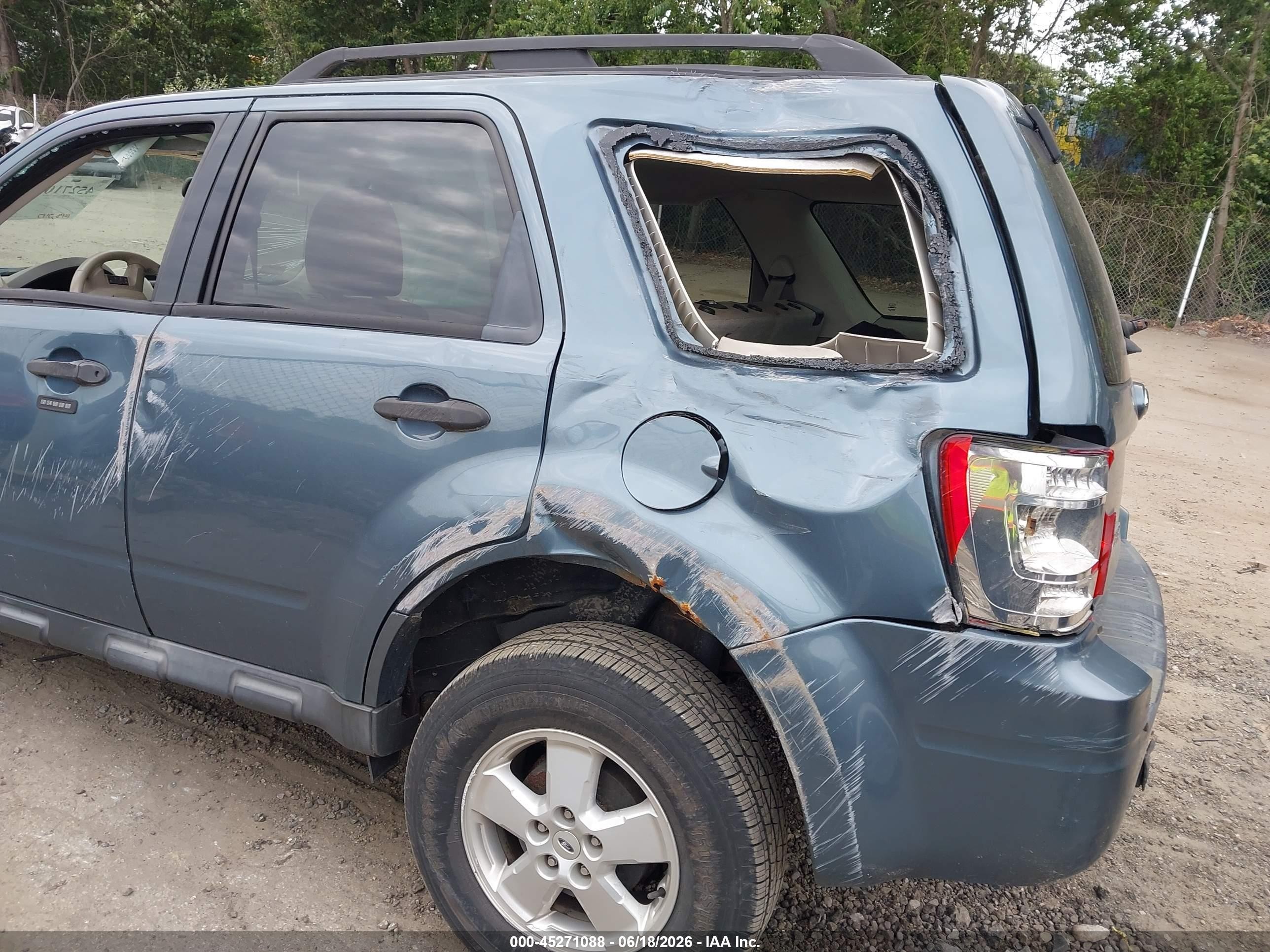 2011 Ford Escape Xlt Blue vin: 1FMCU0D73BKC47492