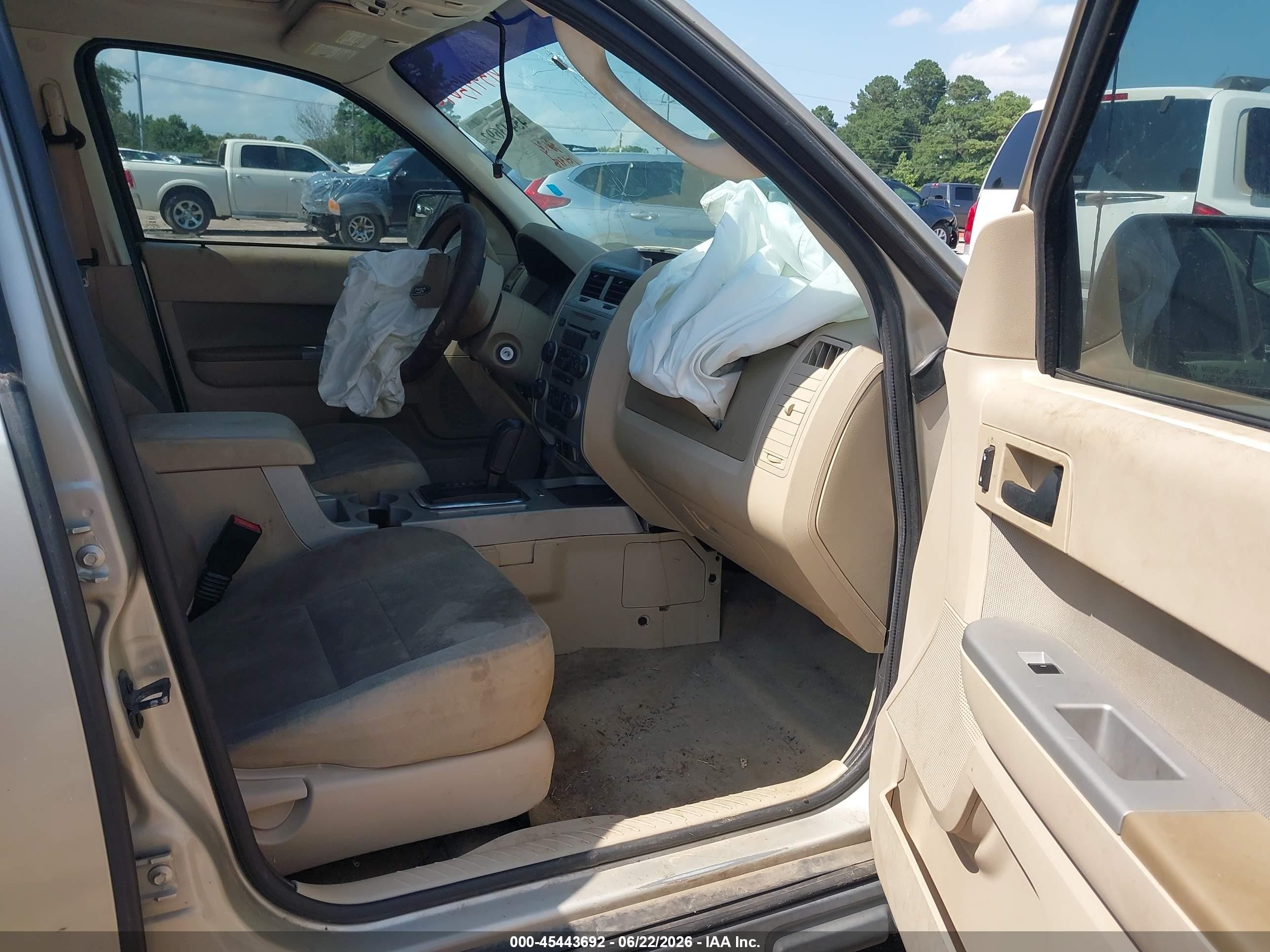 2012 Ford Escape Xlt Tan vin: 1FMCU0D73CKB53615