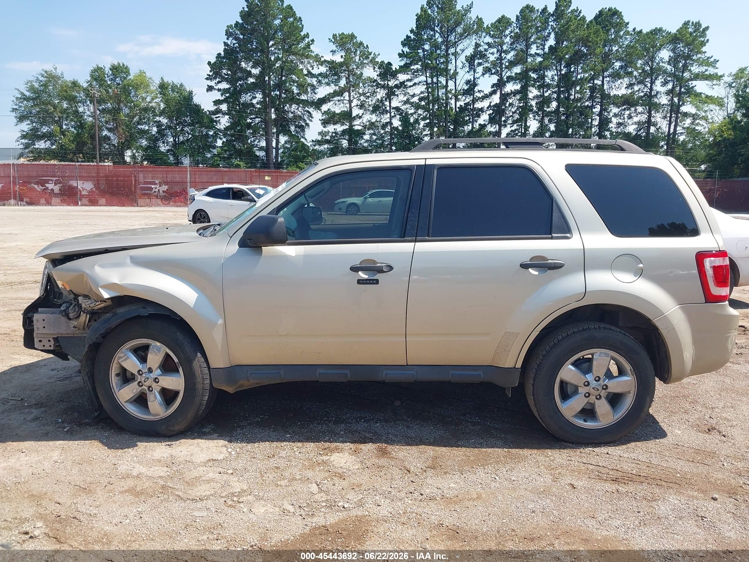 2012 Ford Escape Xlt Tan vin: 1FMCU0D73CKB53615