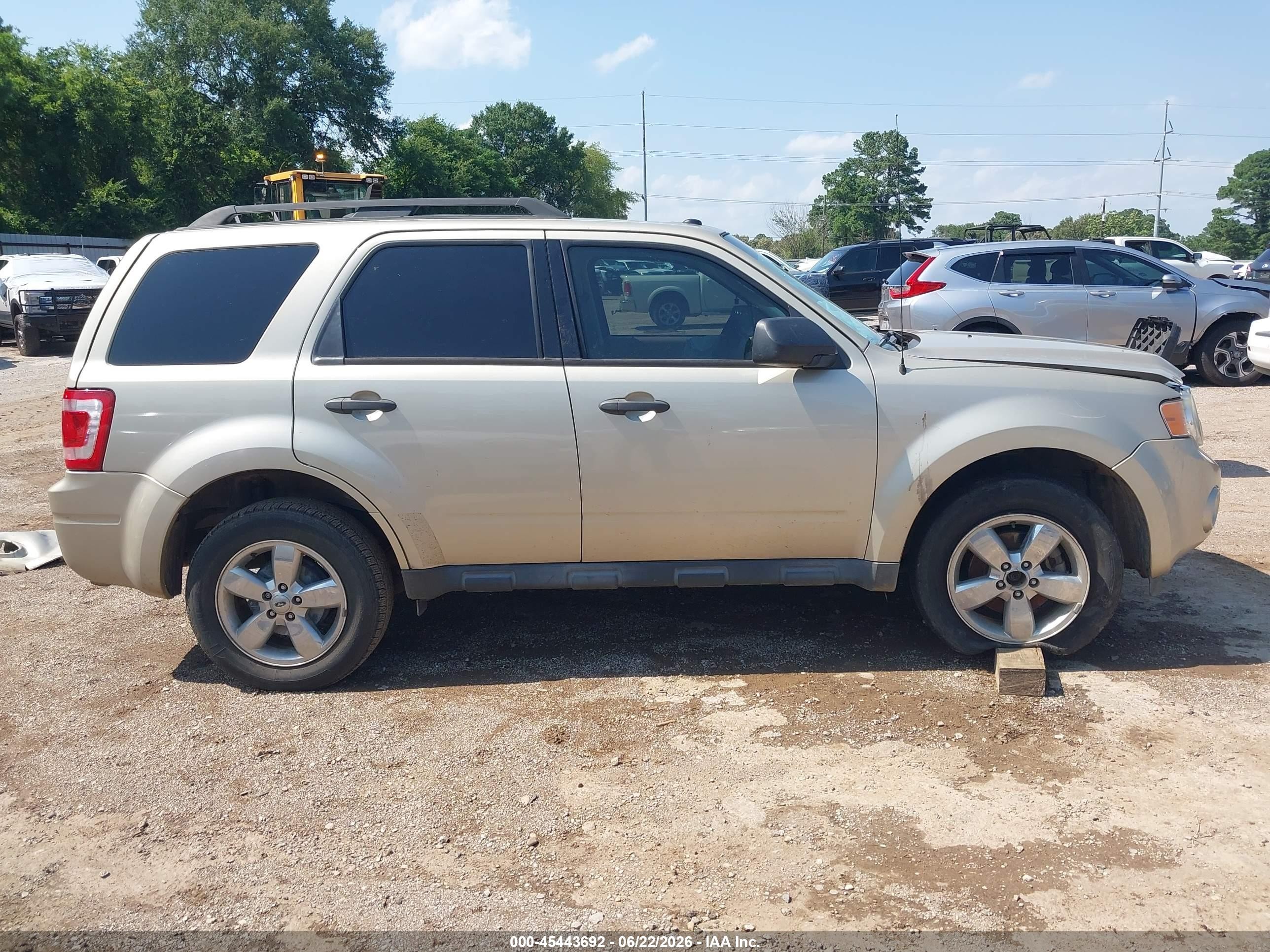 2012 Ford Escape Xlt Tan vin: 1FMCU0D73CKB53615