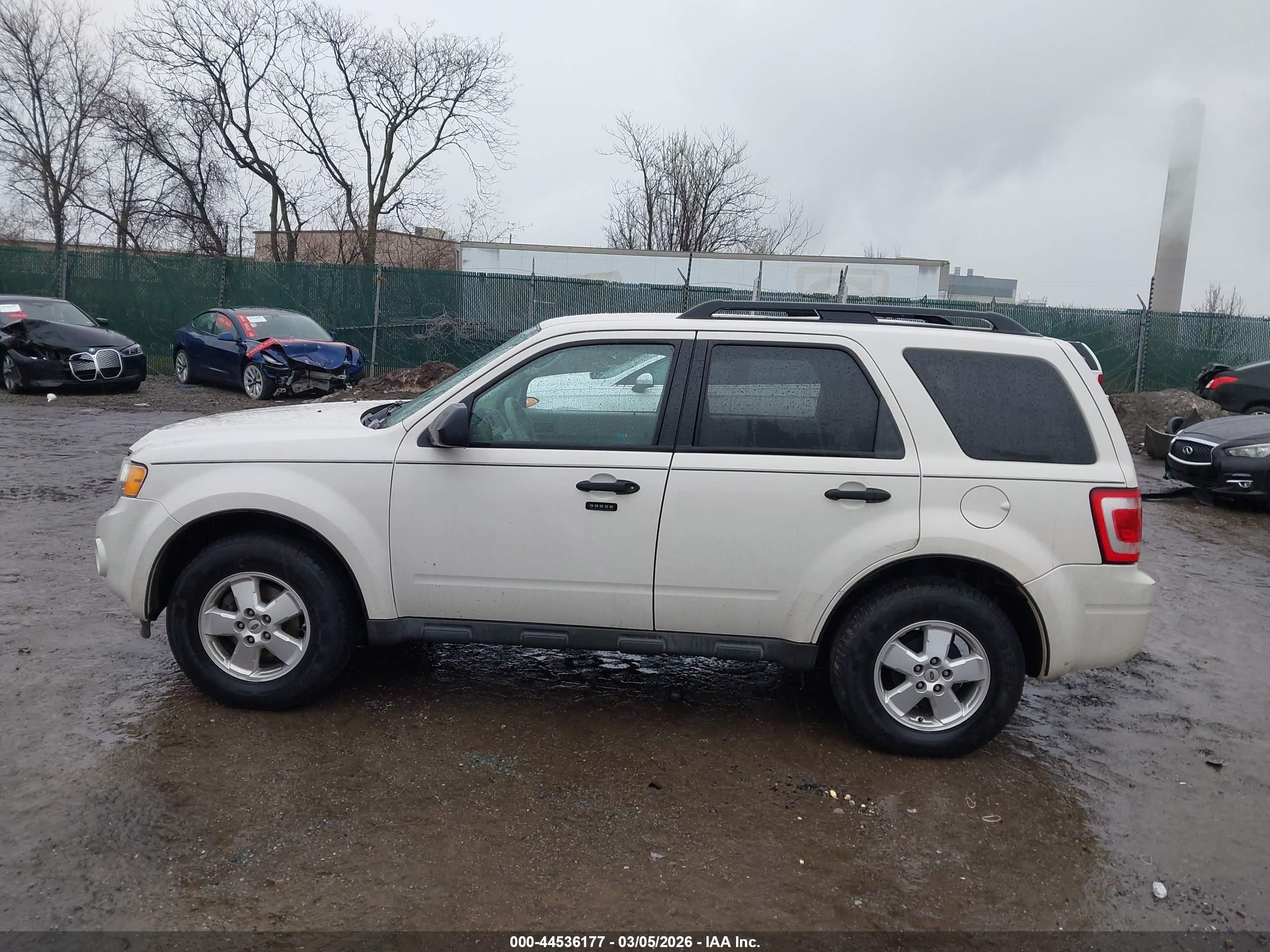 2012 Ford Escape Xlt White vin: 1FMCU0D73CKC74564