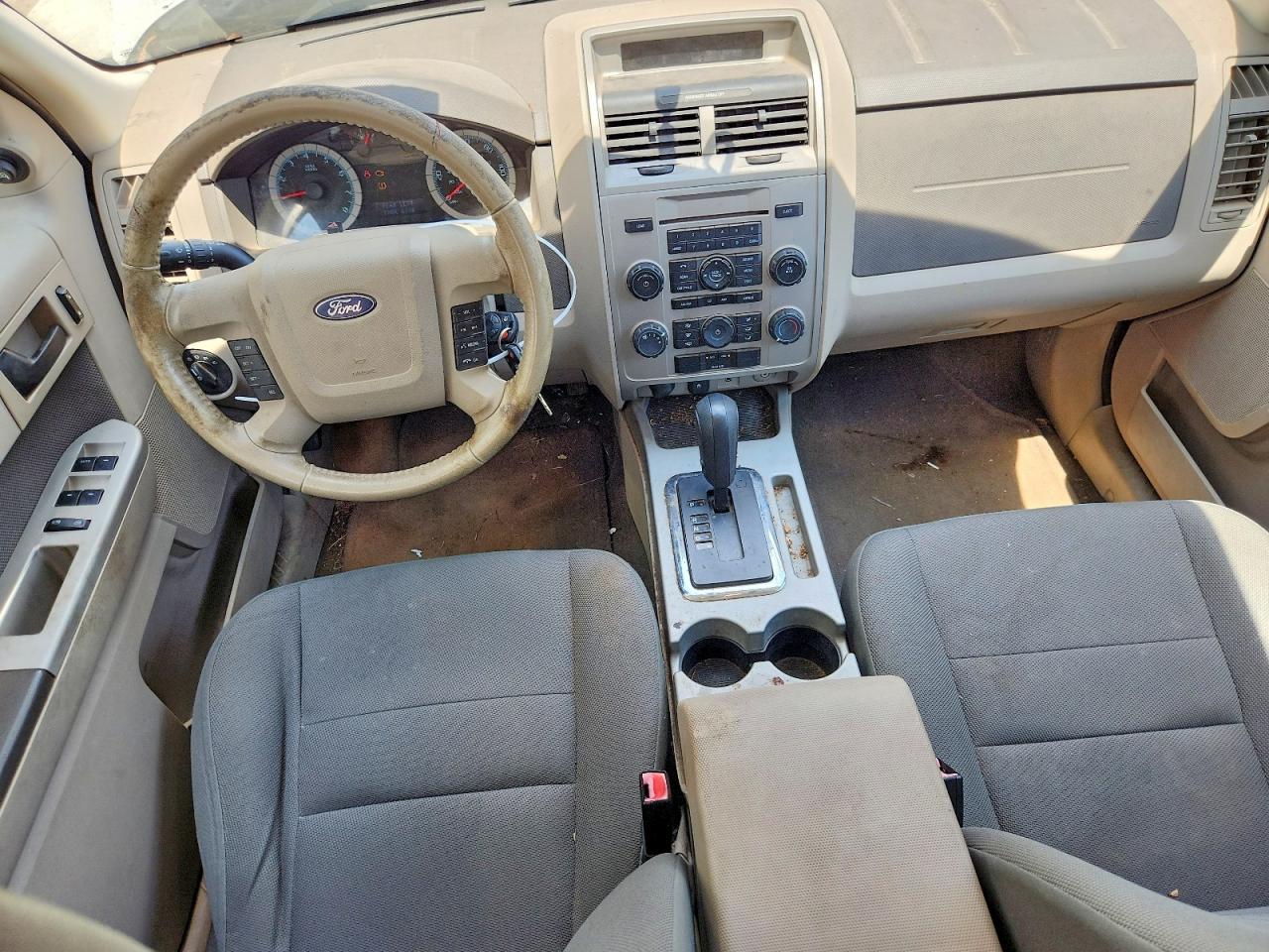 2010 Ford Escape Xlt White vin: 1FMCU0D74AKA33660