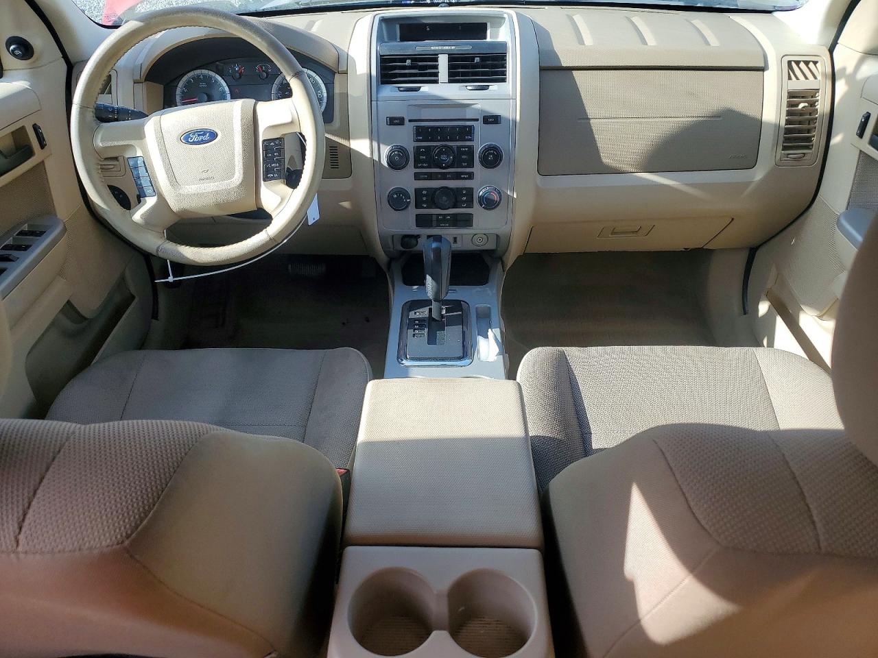 2010 Ford Escape Xlt Red vin: 1FMCU0D74AKB11404