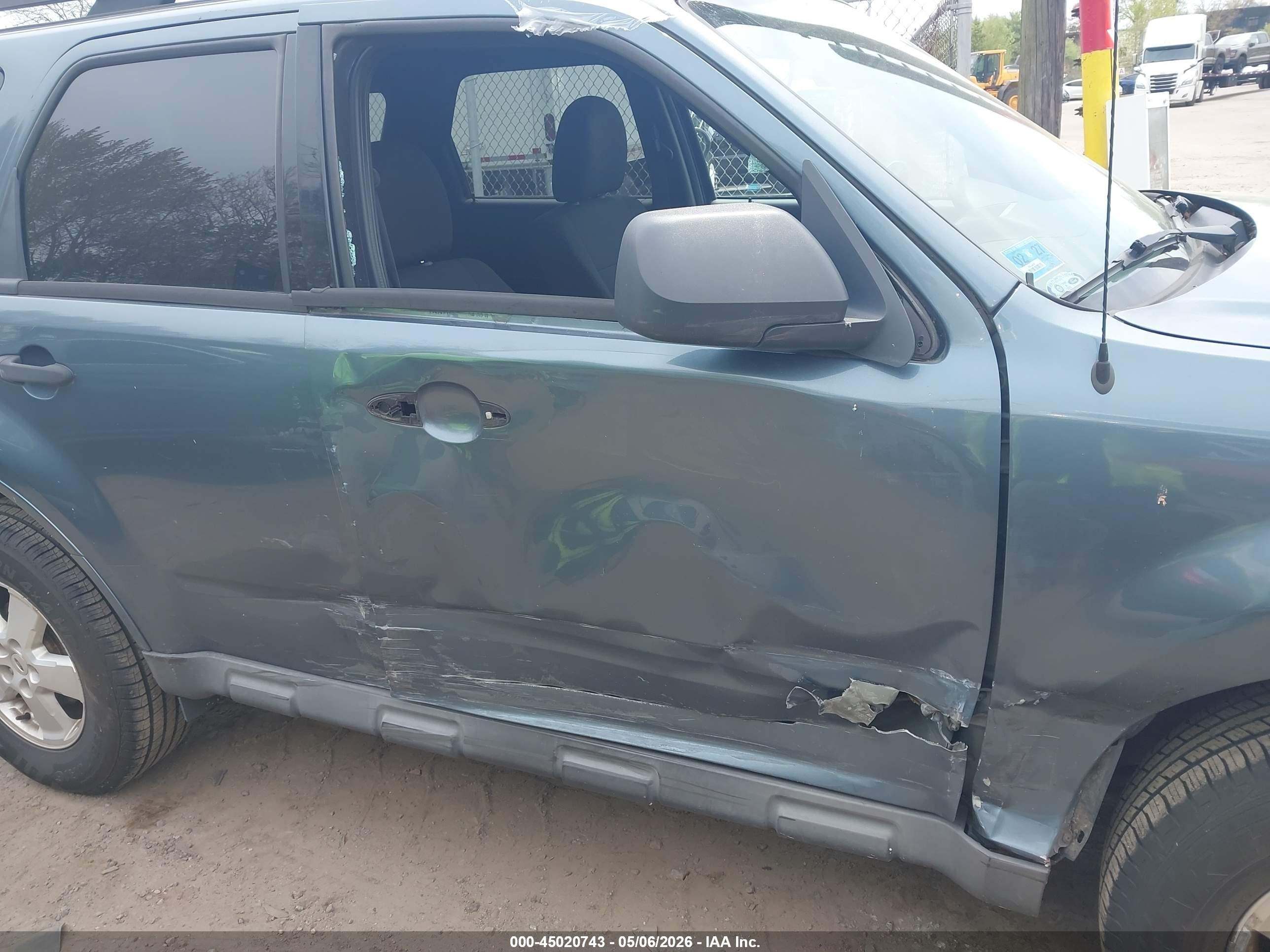2010 Ford Escape Xlt Blue vin: 1FMCU0D74AKB62871