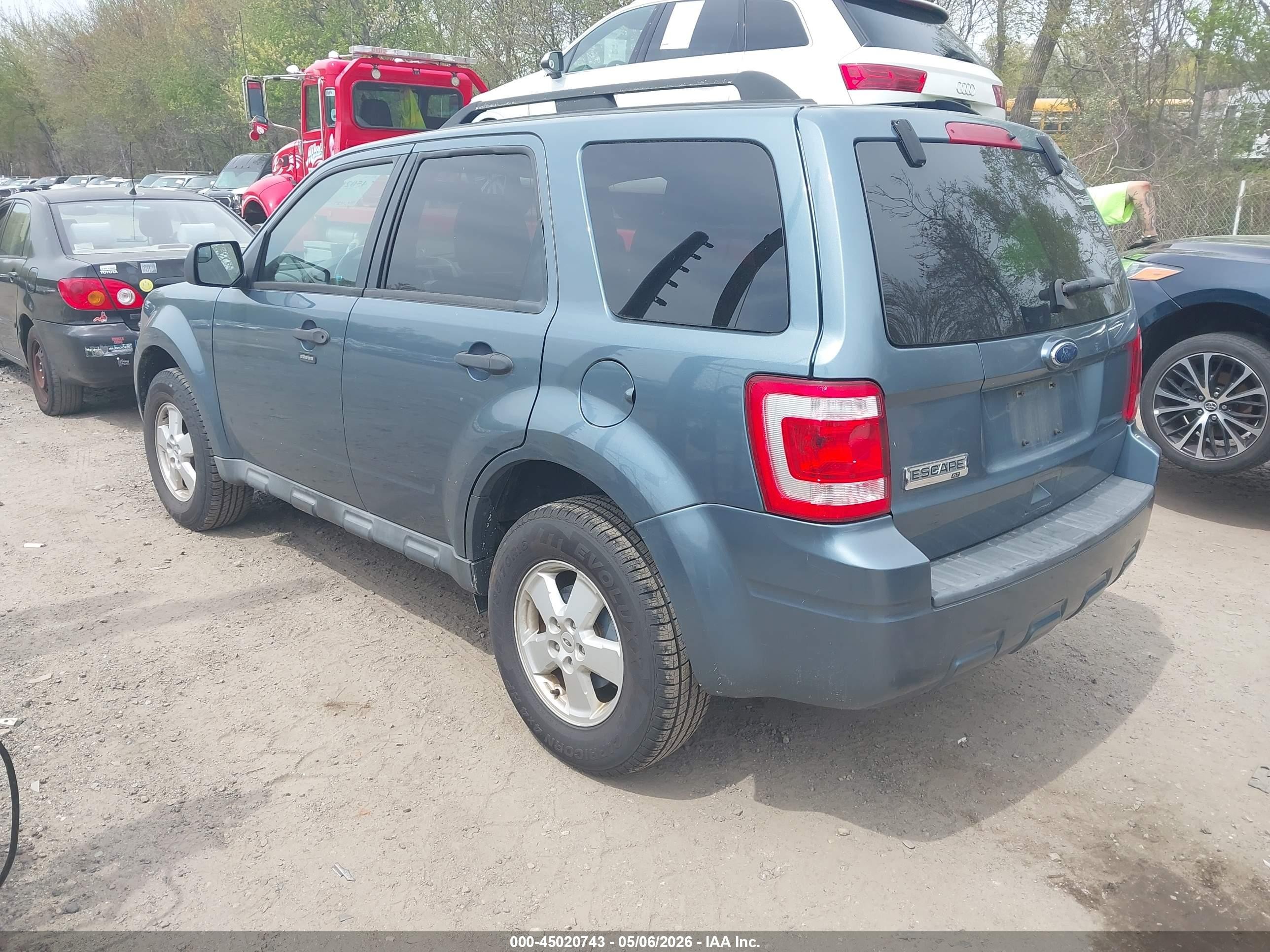 2010 Ford Escape Xlt Blue vin: 1FMCU0D74AKB62871