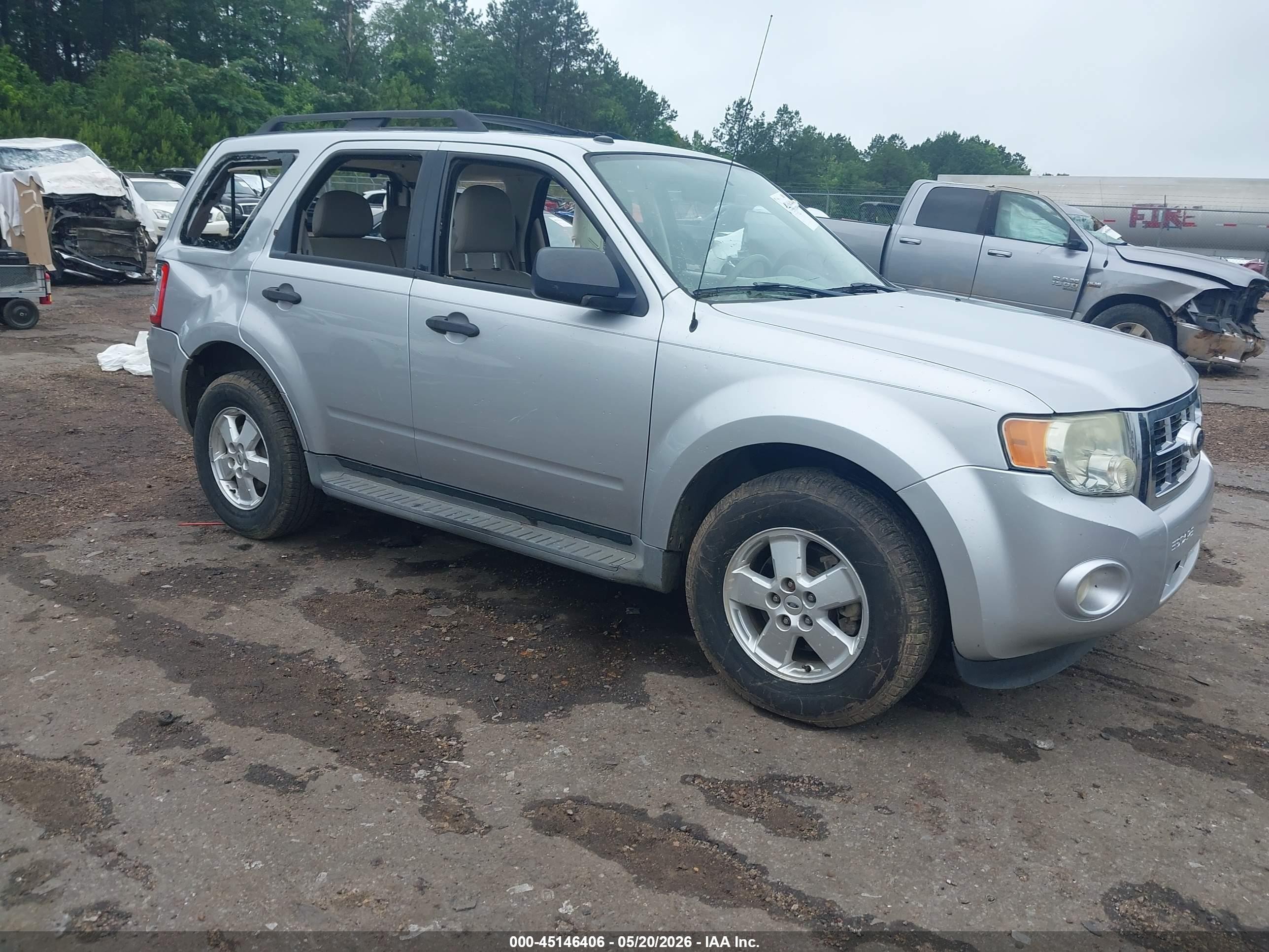 2010 Ford Escape Xlt Silver vin: 1FMCU0D74AKD42657