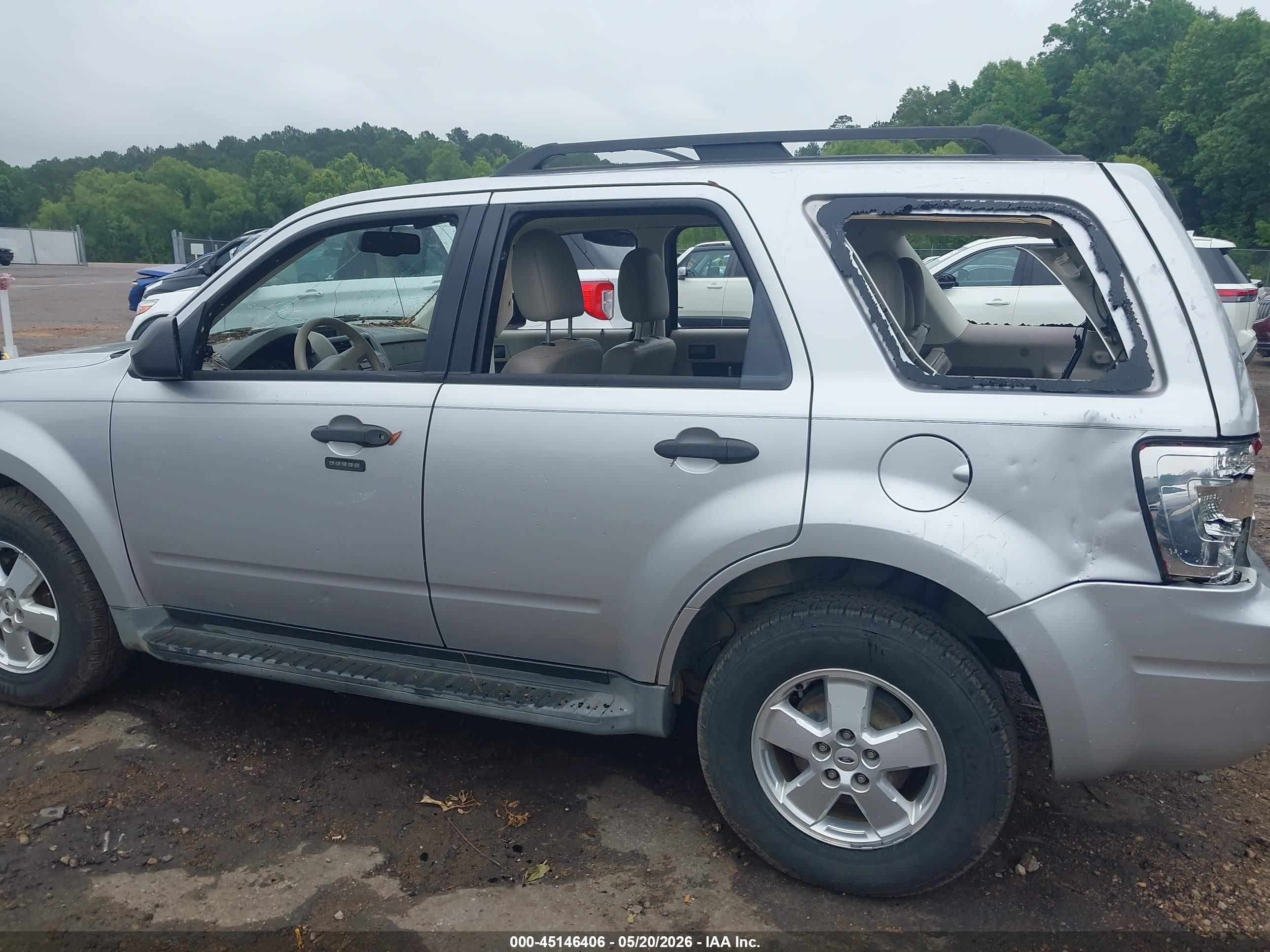 2010 Ford Escape Xlt Silver vin: 1FMCU0D74AKD42657