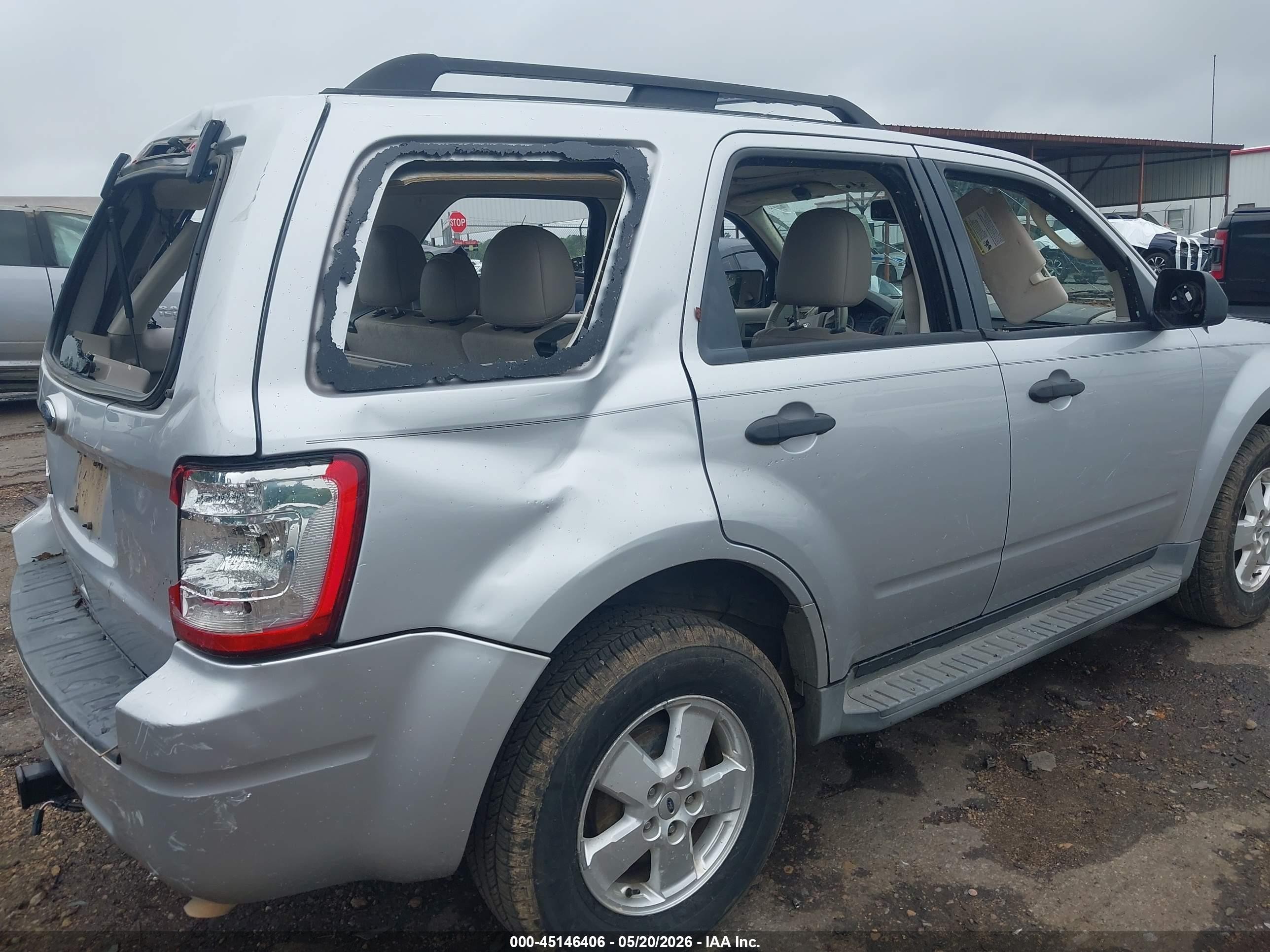 2010 Ford Escape Xlt Silver vin: 1FMCU0D74AKD42657