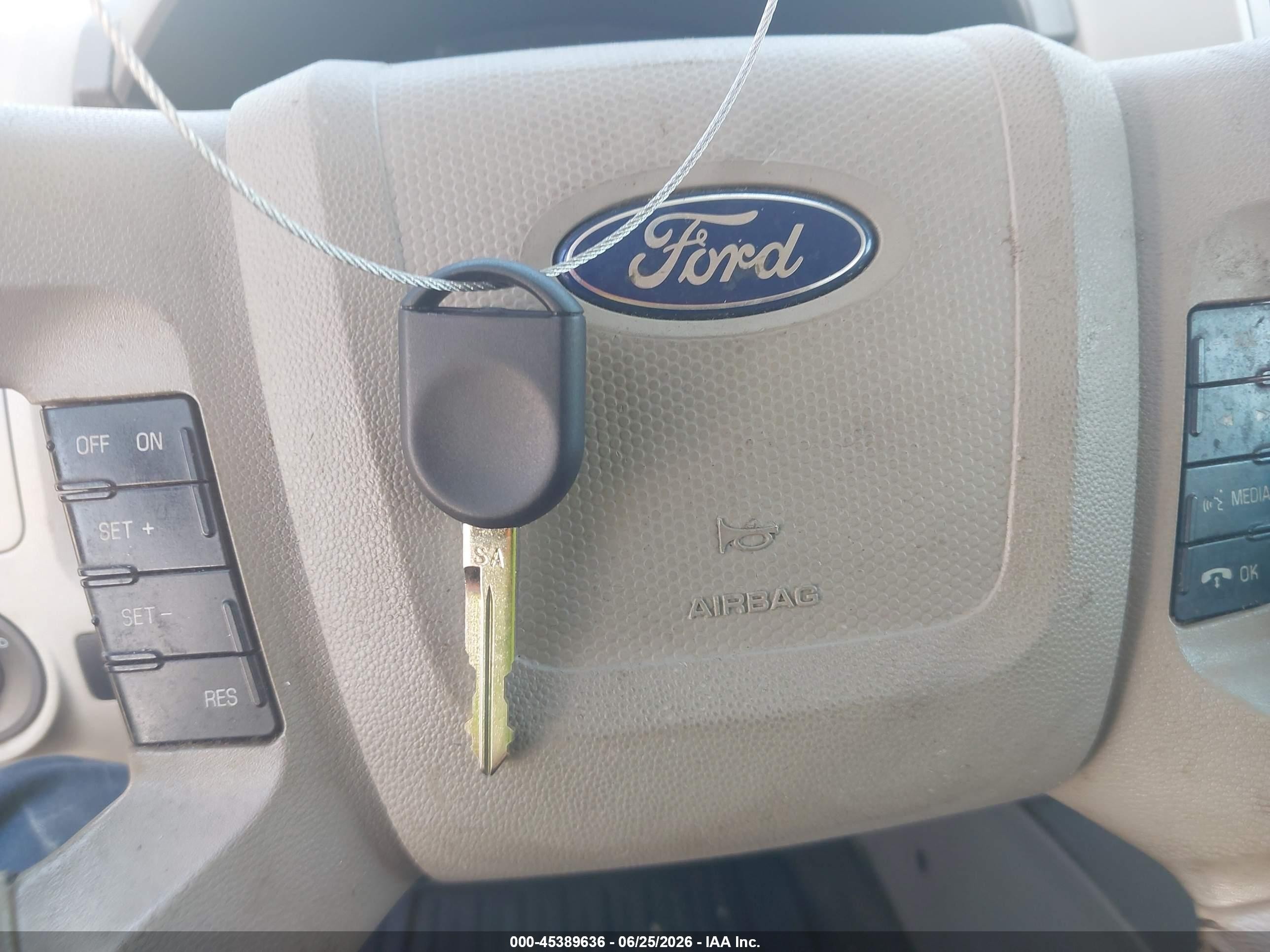 2011 Ford Escape Xlt Turquoise vin: 1FMCU0D74BKA52971