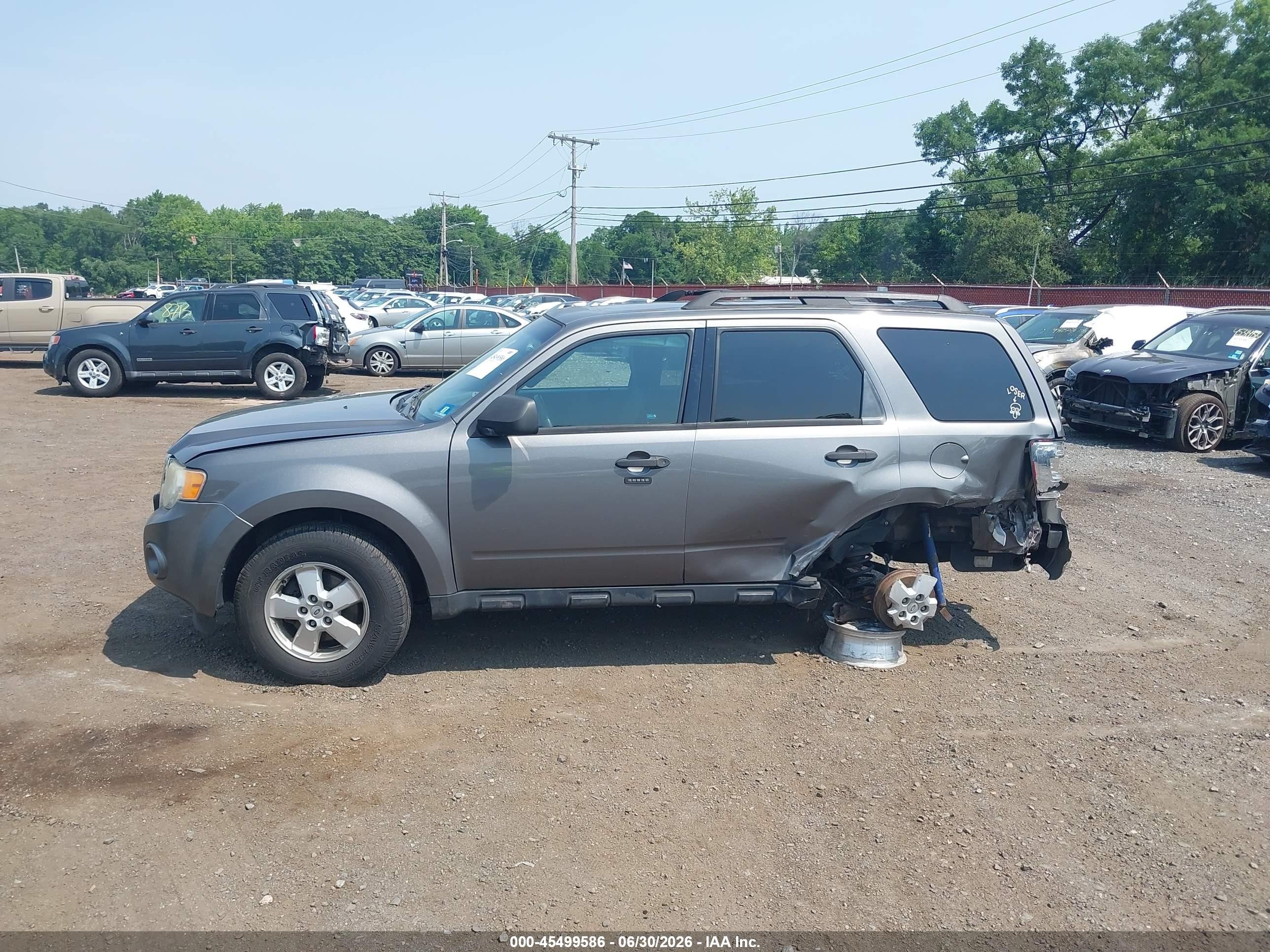 2011 Ford Escape Xlt Gray vin: 1FMCU0D74BKA79880