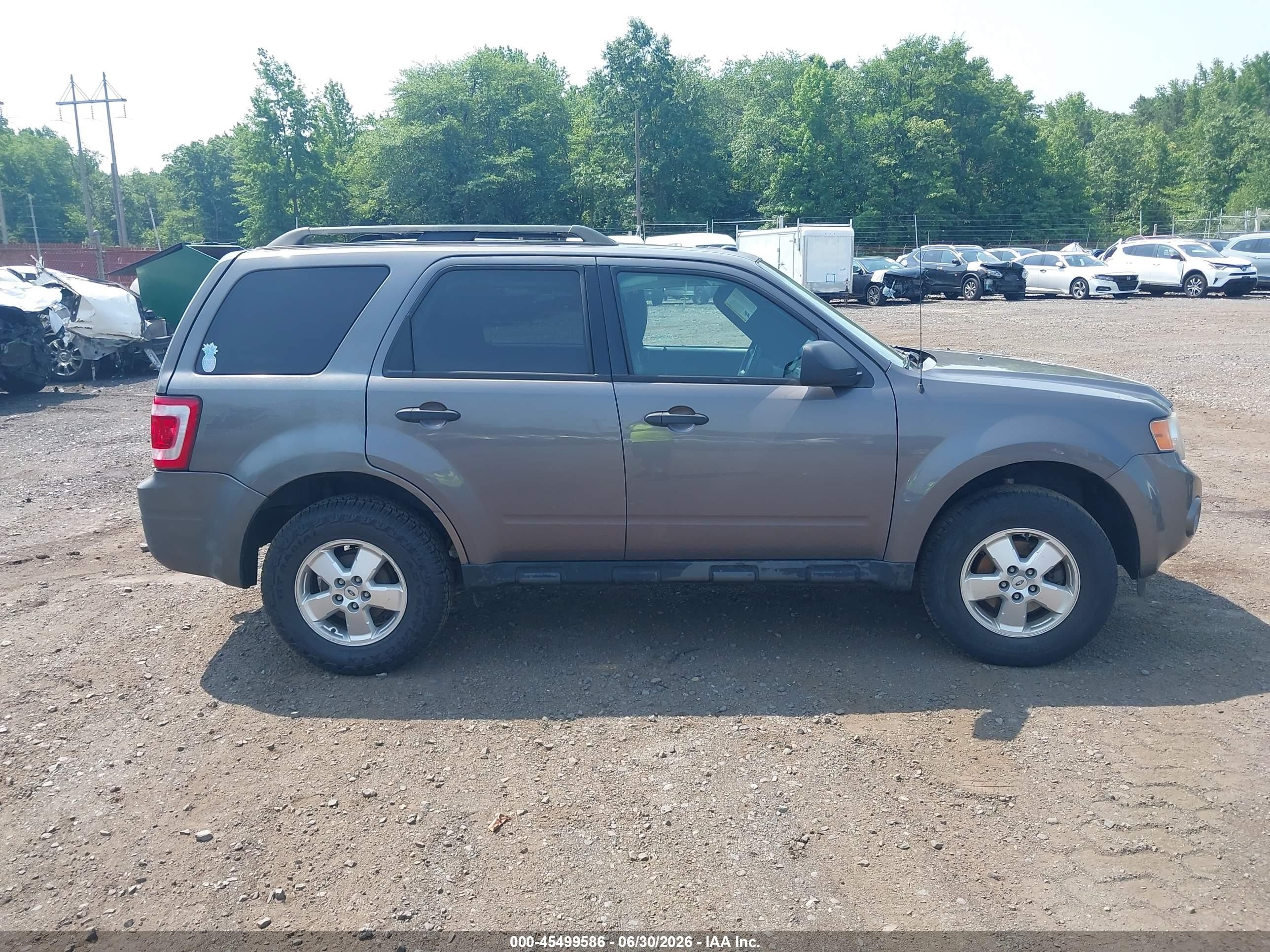 2011 Ford Escape Xlt Gray vin: 1FMCU0D74BKA79880