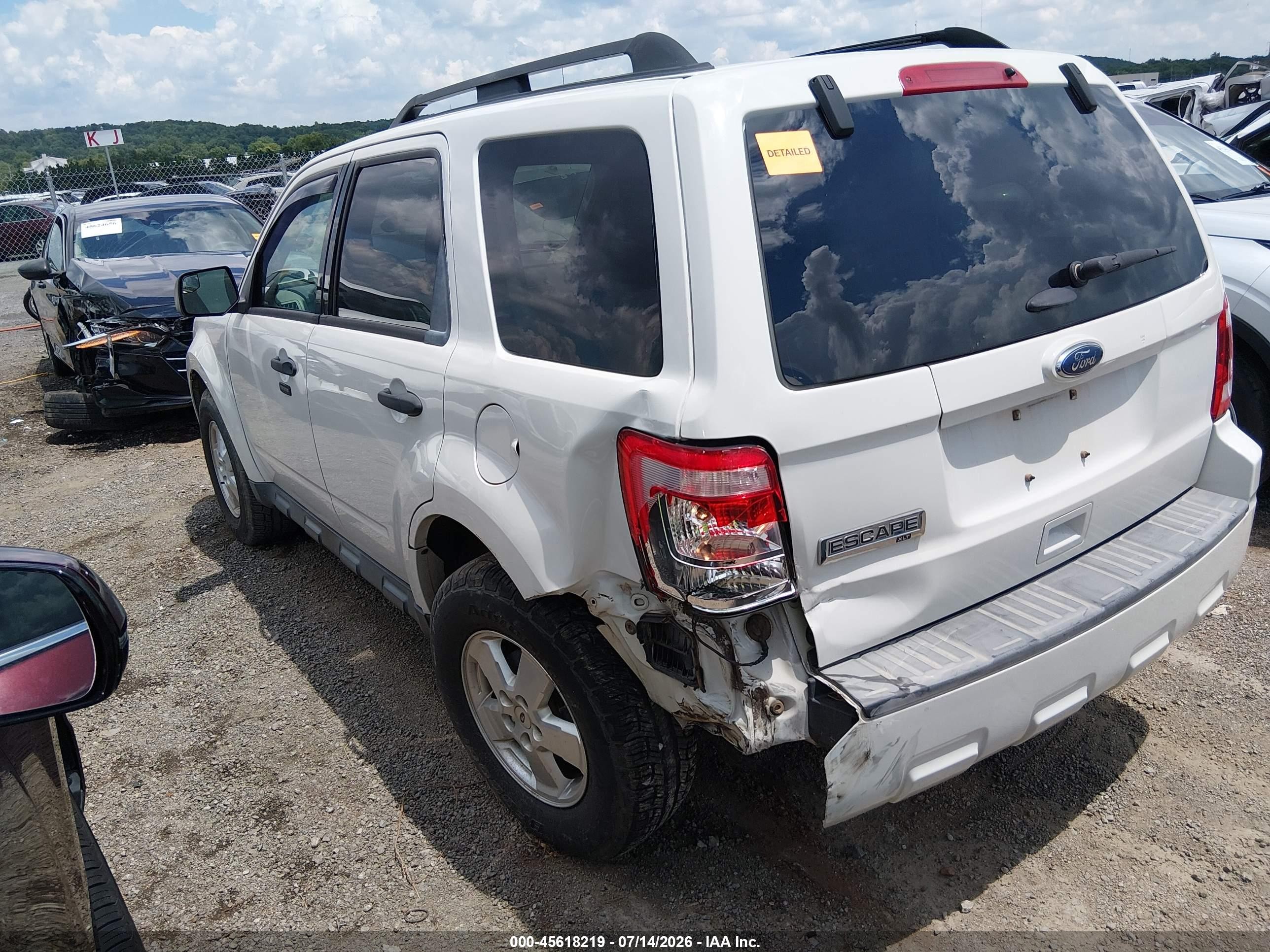 2011 Ford Escape Xlt Белый vin: 1FMCU0D74BKA92659