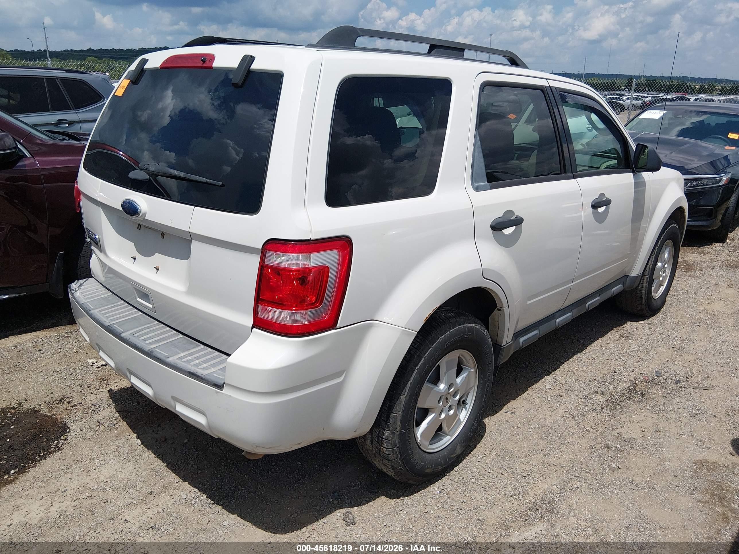2011 Ford Escape Xlt Белый vin: 1FMCU0D74BKA92659