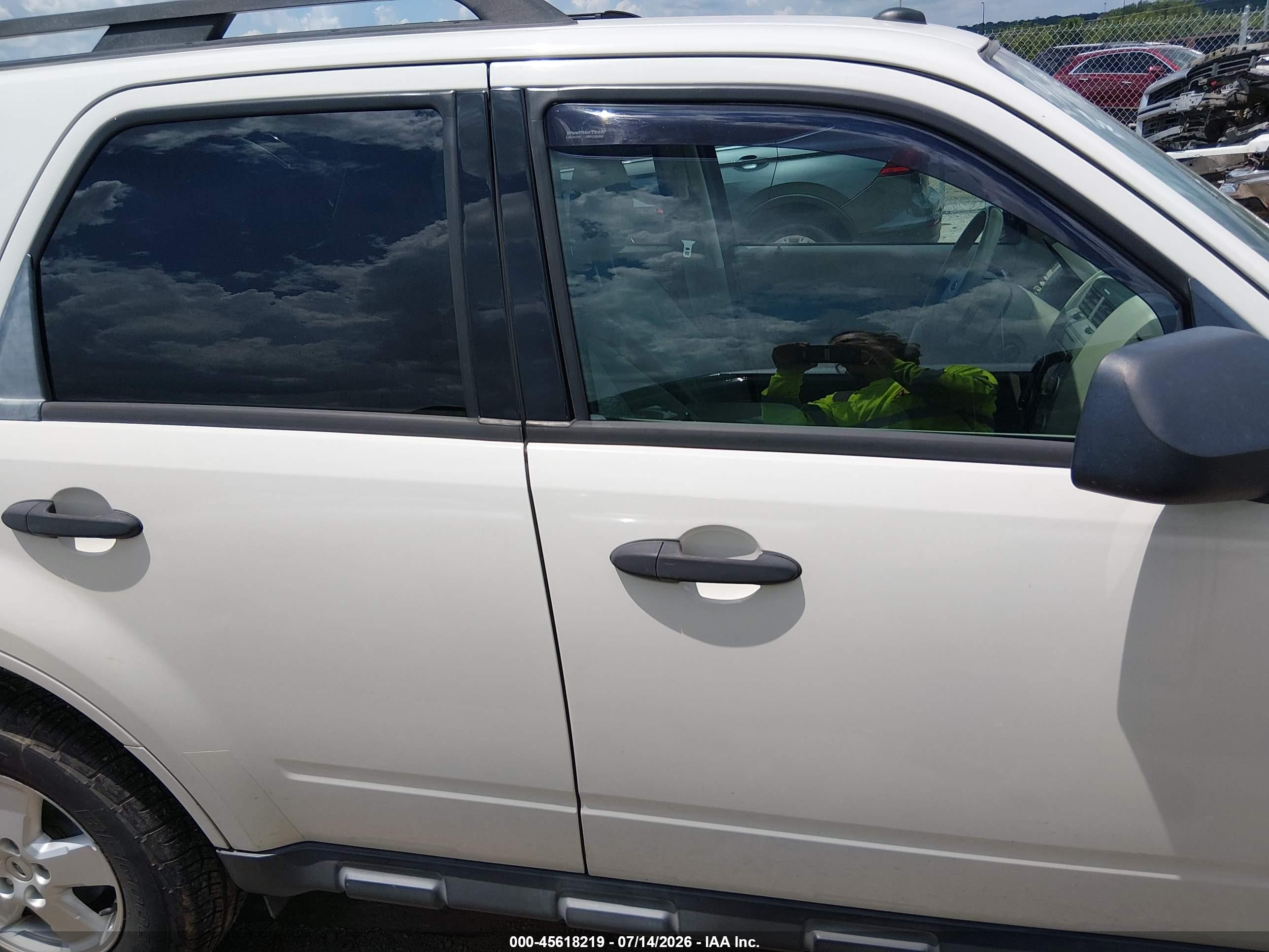2011 Ford Escape Xlt Белый vin: 1FMCU0D74BKA92659
