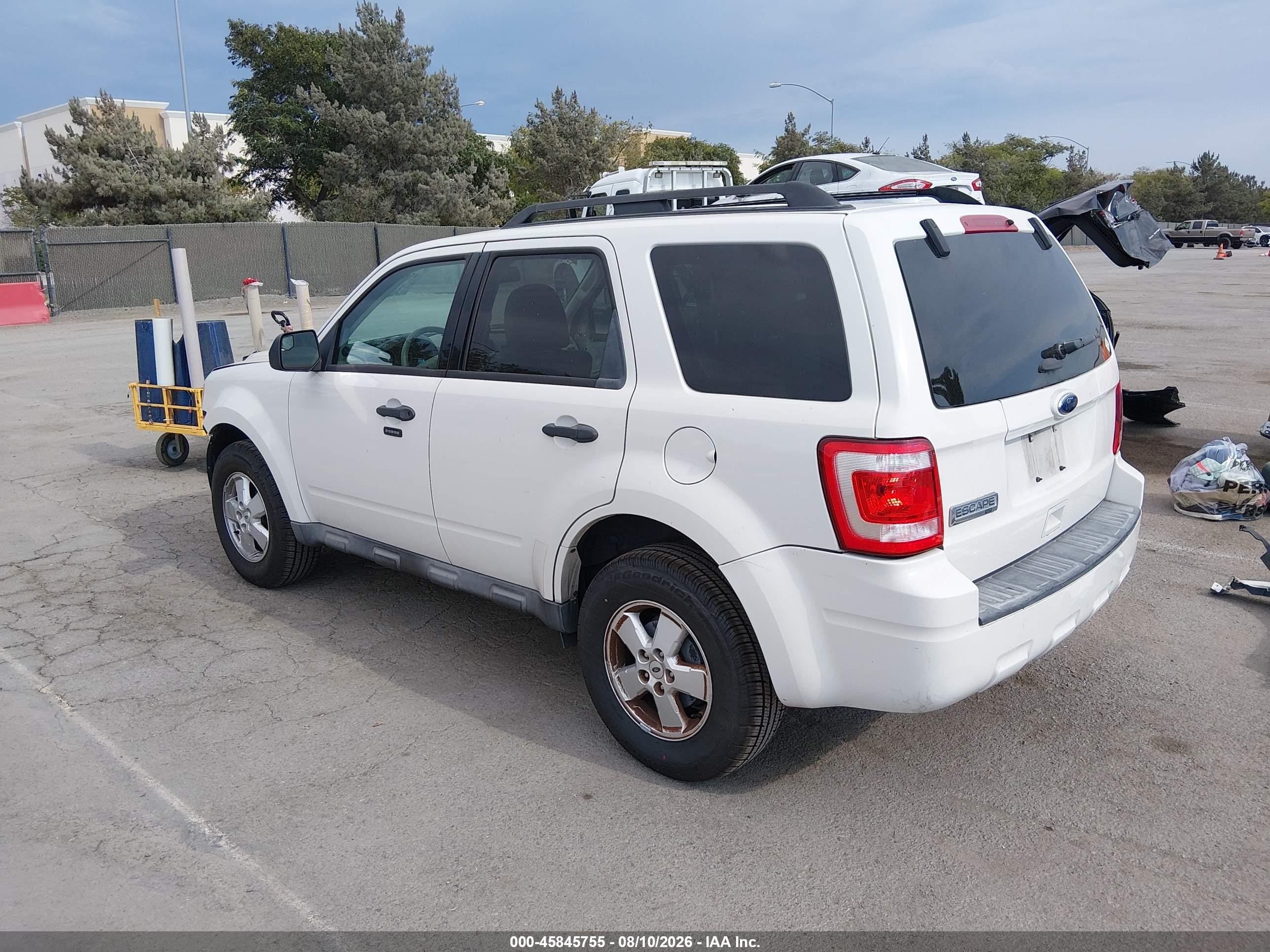 2011 Ford Escape Xlt Белый vin: 1FMCU0D74BKB33954