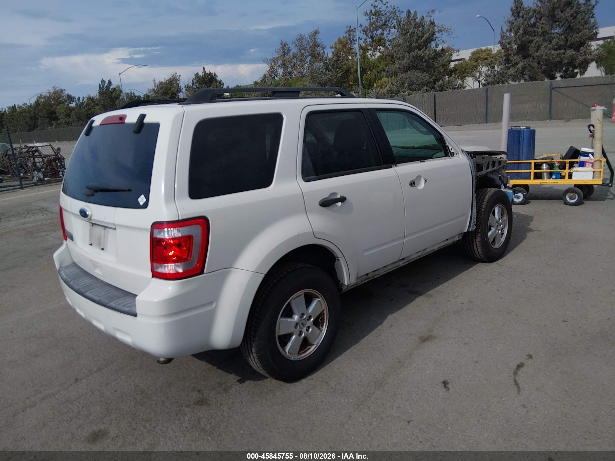 2011 Ford Escape Xlt Белый vin: 1FMCU0D74BKB33954