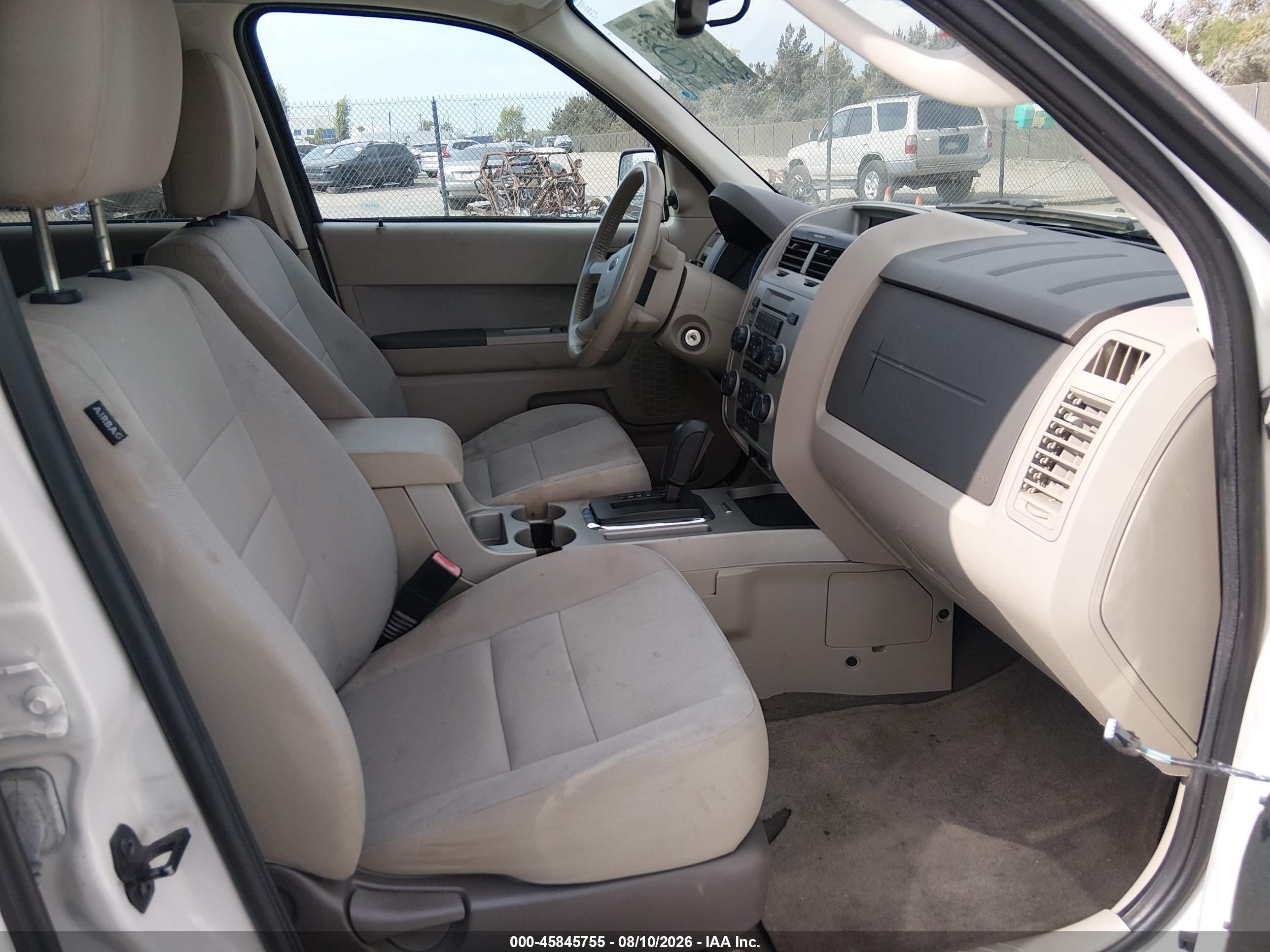 2011 Ford Escape Xlt Белый vin: 1FMCU0D74BKB33954