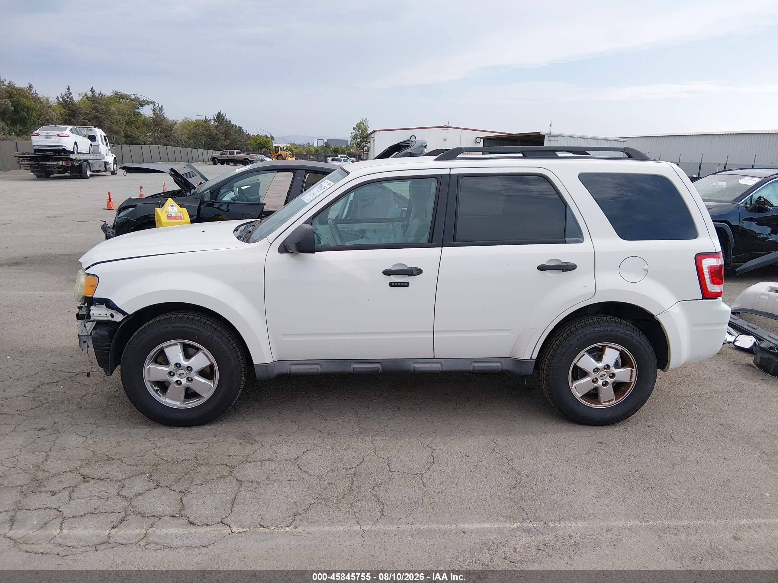 2011 Ford Escape Xlt Белый vin: 1FMCU0D74BKB33954