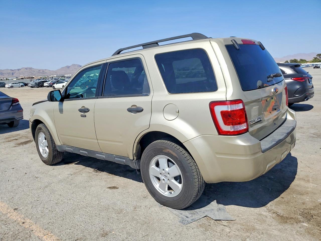 2011 Ford Escape Xlt Tan vin: 1FMCU0D74BKB66551