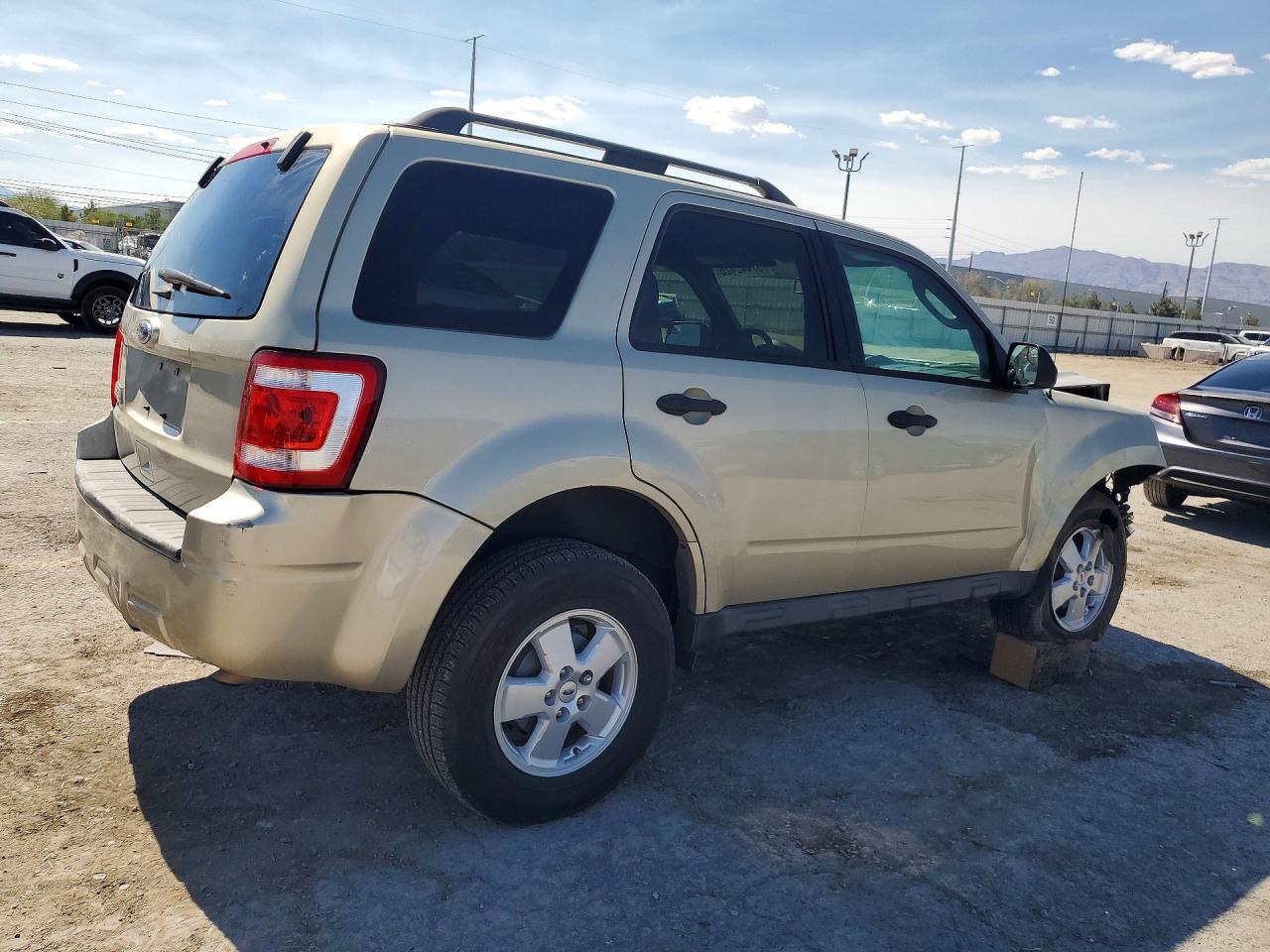 2011 Ford Escape Xlt Tan vin: 1FMCU0D74BKB66551