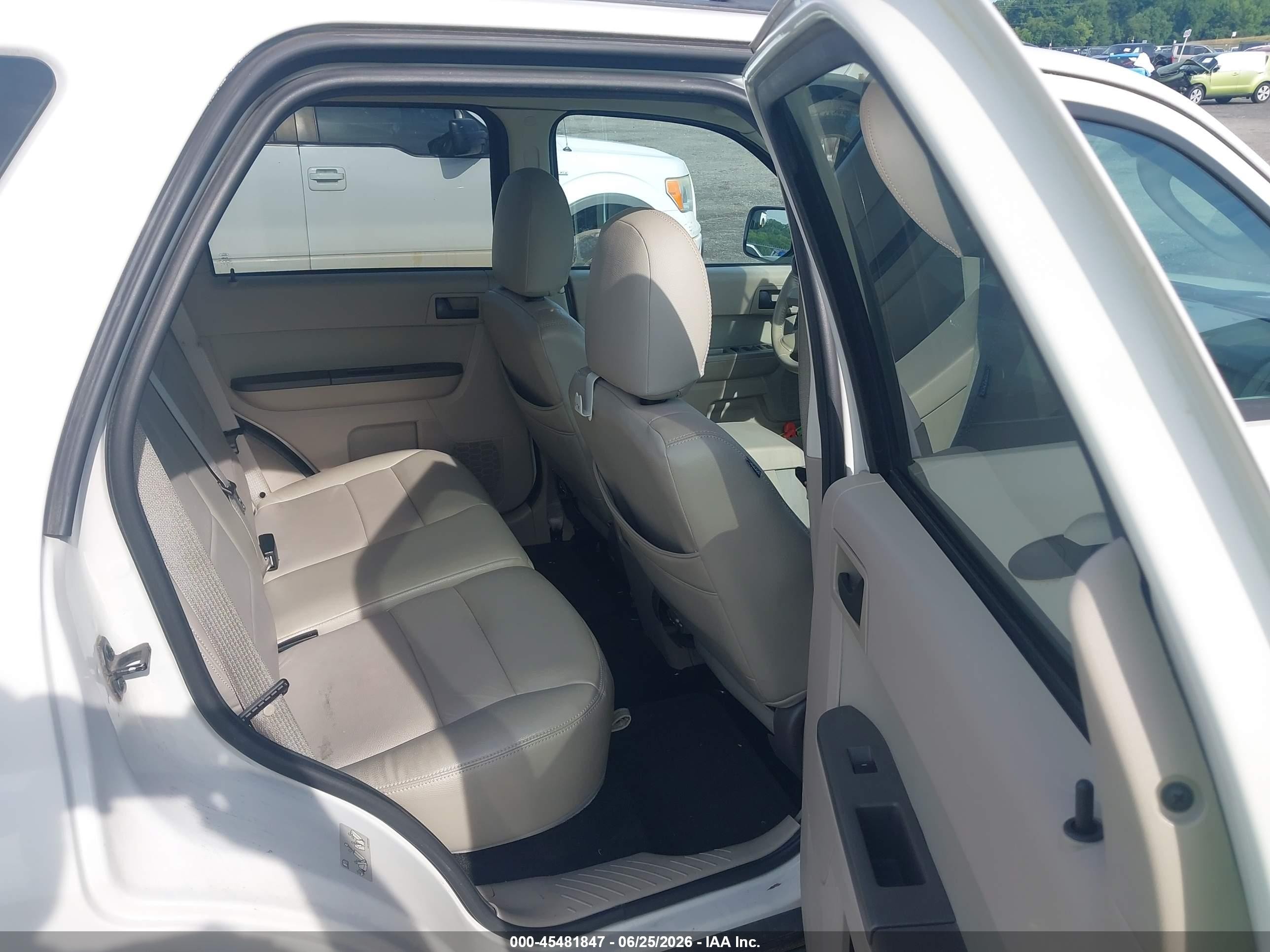 2012 Ford Escape Xlt White vin: 1FMCU0D74CKA97765