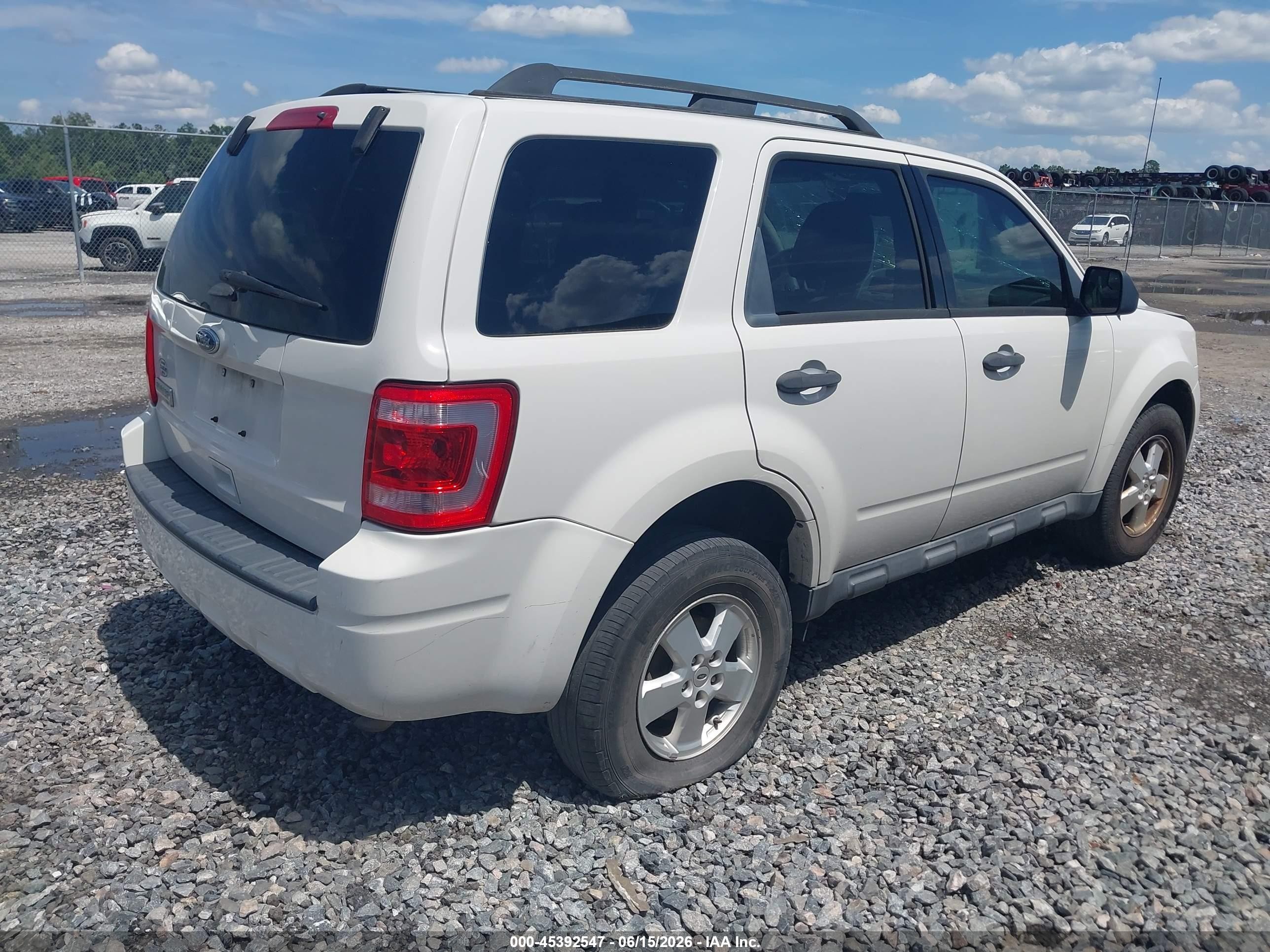 2012 Ford Escape Xlt White vin: 1FMCU0D74CKB09994