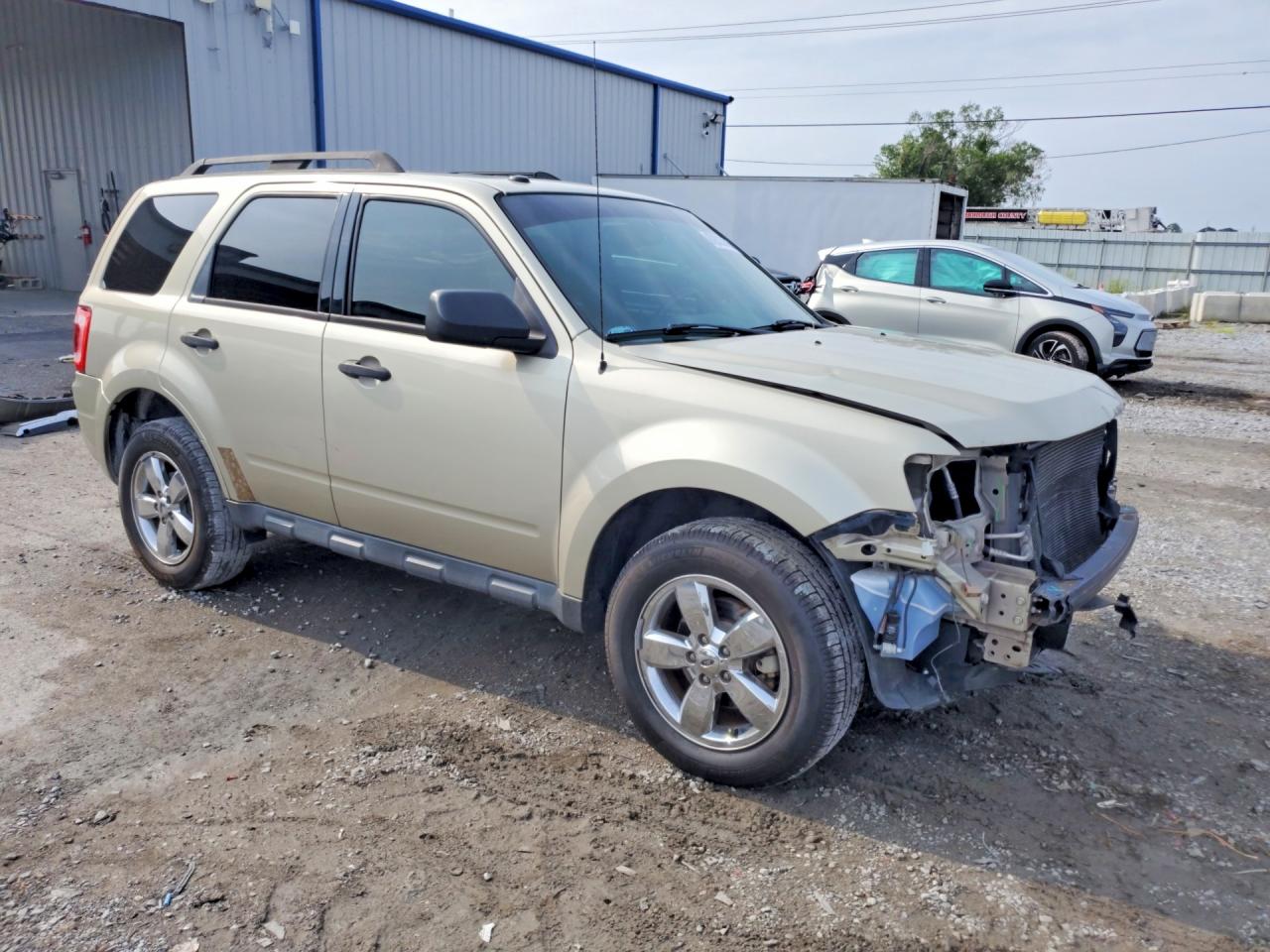 2012 Ford Escape Xlt Cream vin: 1FMCU0D74CKB27217
