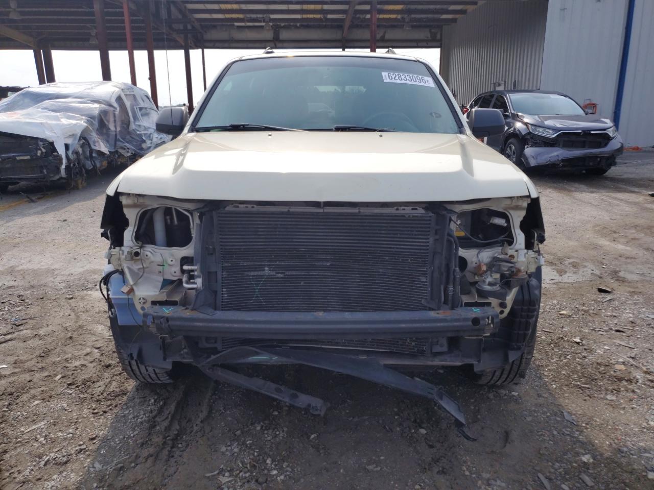 2012 Ford Escape Xlt Cream vin: 1FMCU0D74CKB27217