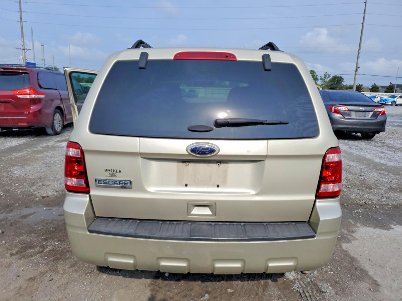 2012 Ford Escape Xlt Cream vin: 1FMCU0D74CKB27217
