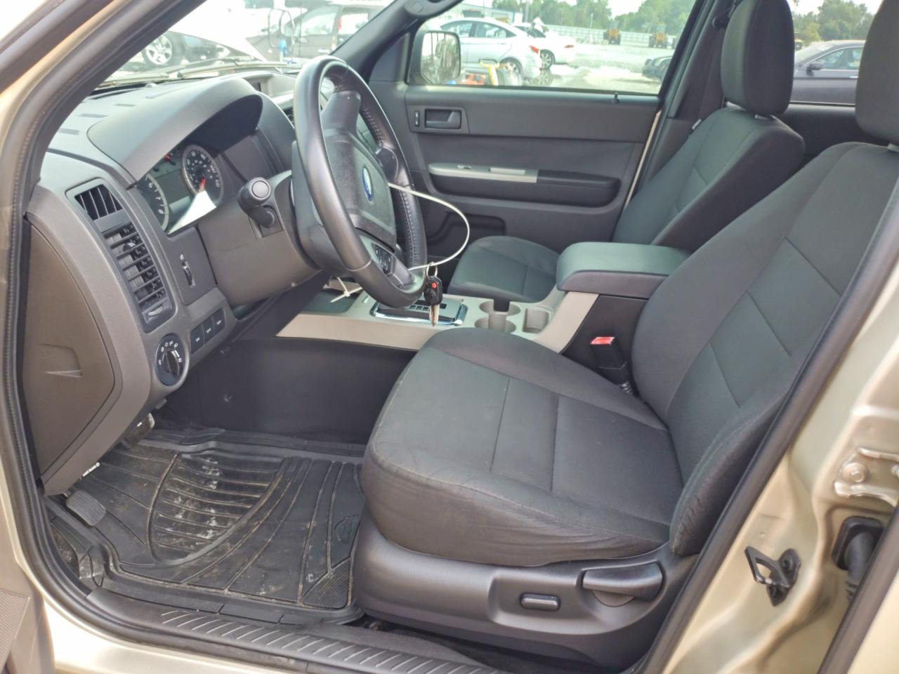 2012 Ford Escape Xlt Cream vin: 1FMCU0D74CKB27217