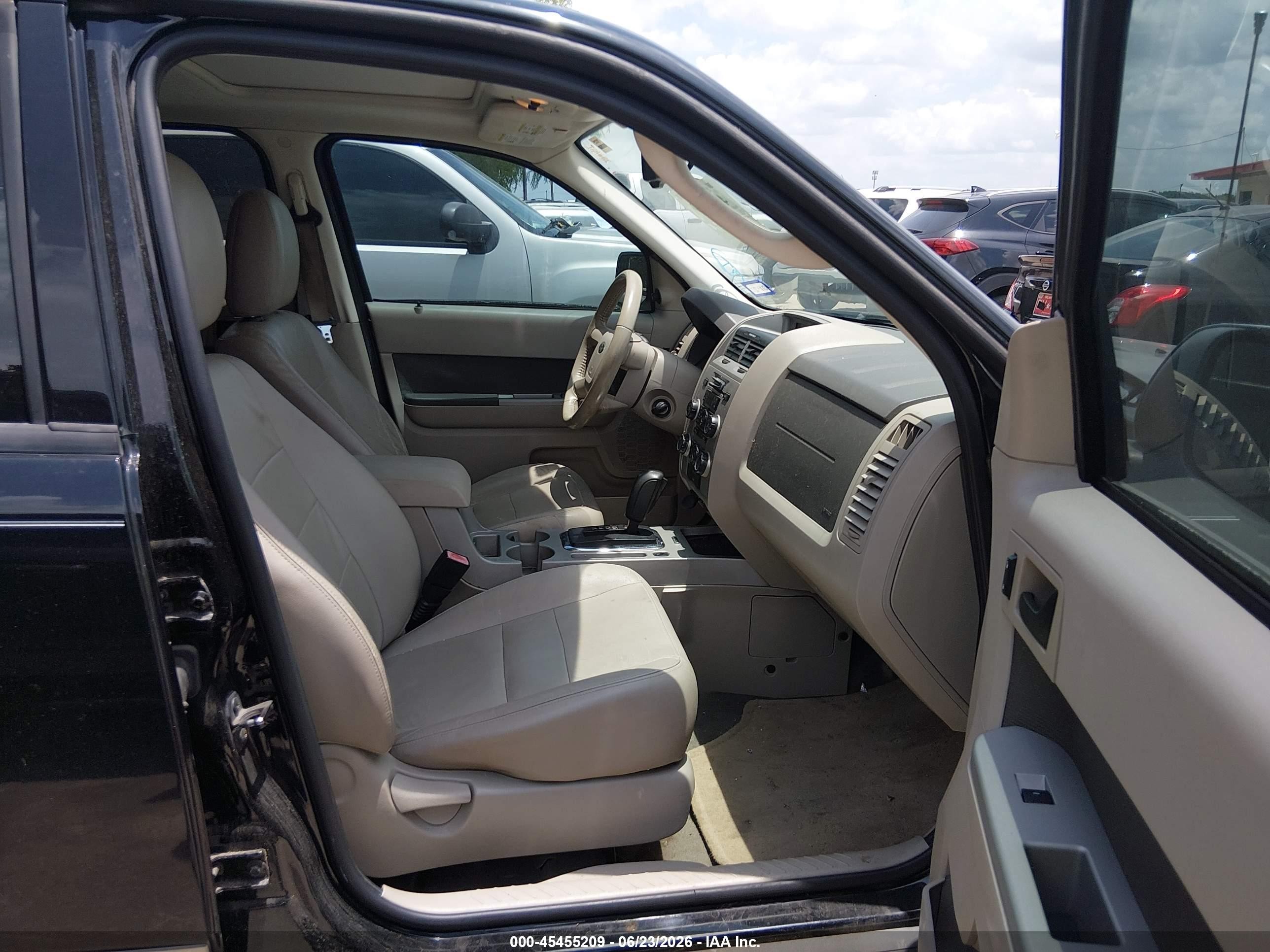 2010 Ford Escape Xlt Черный vin: 1FMCU0D75AKA70717