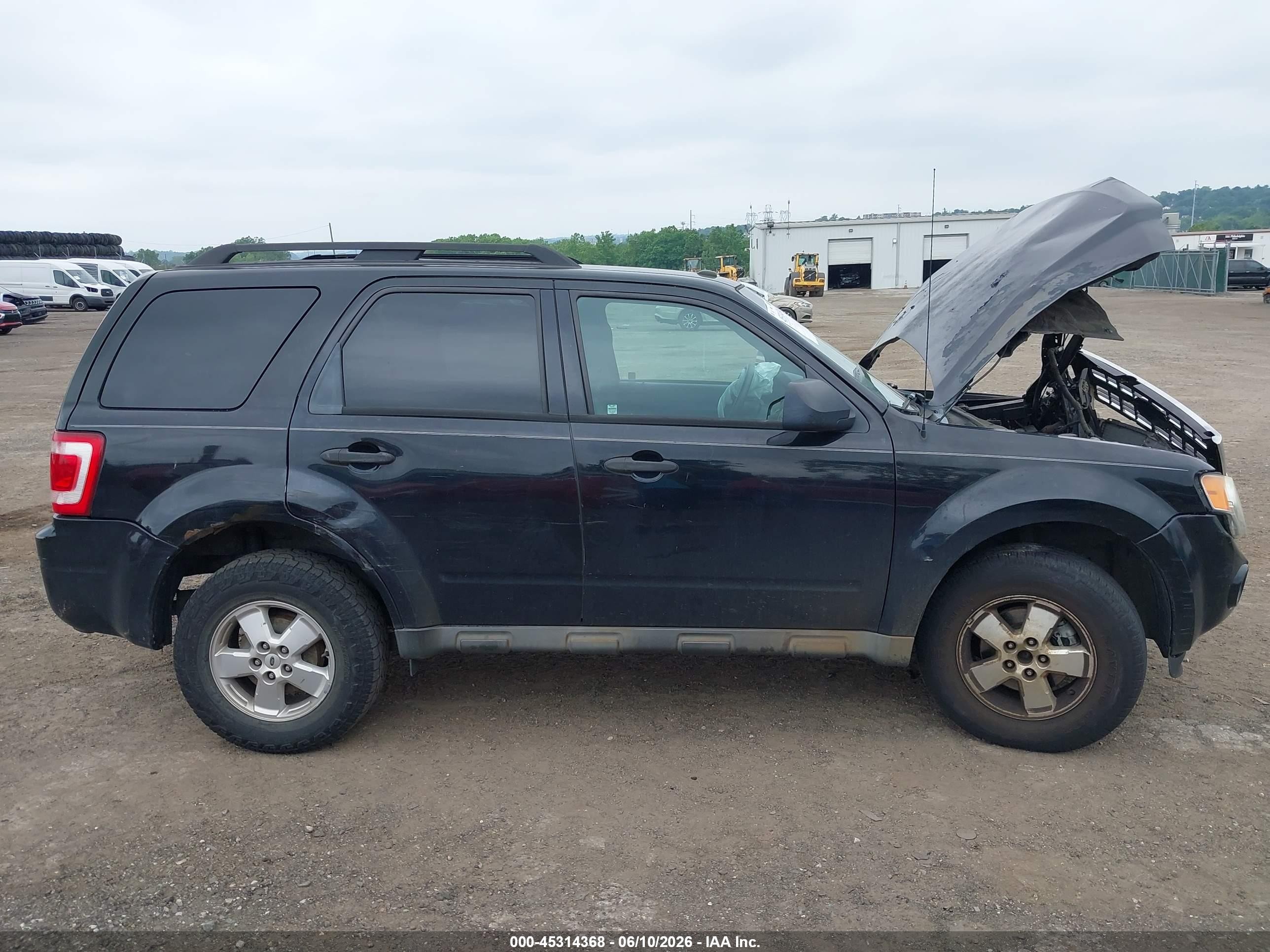 2010 Ford Escape Xlt Black vin: 1FMCU0D75AKB90131