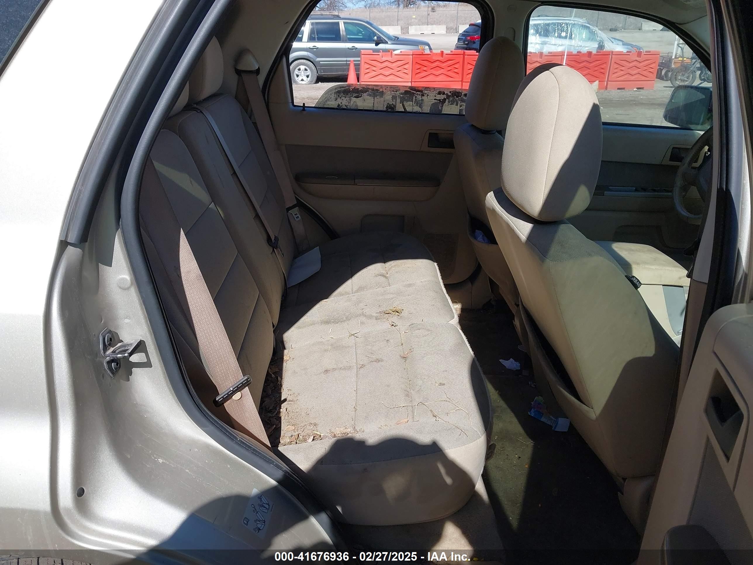 2010 Ford Escape Xlt Tan vin: 1FMCU0D75AKC58248