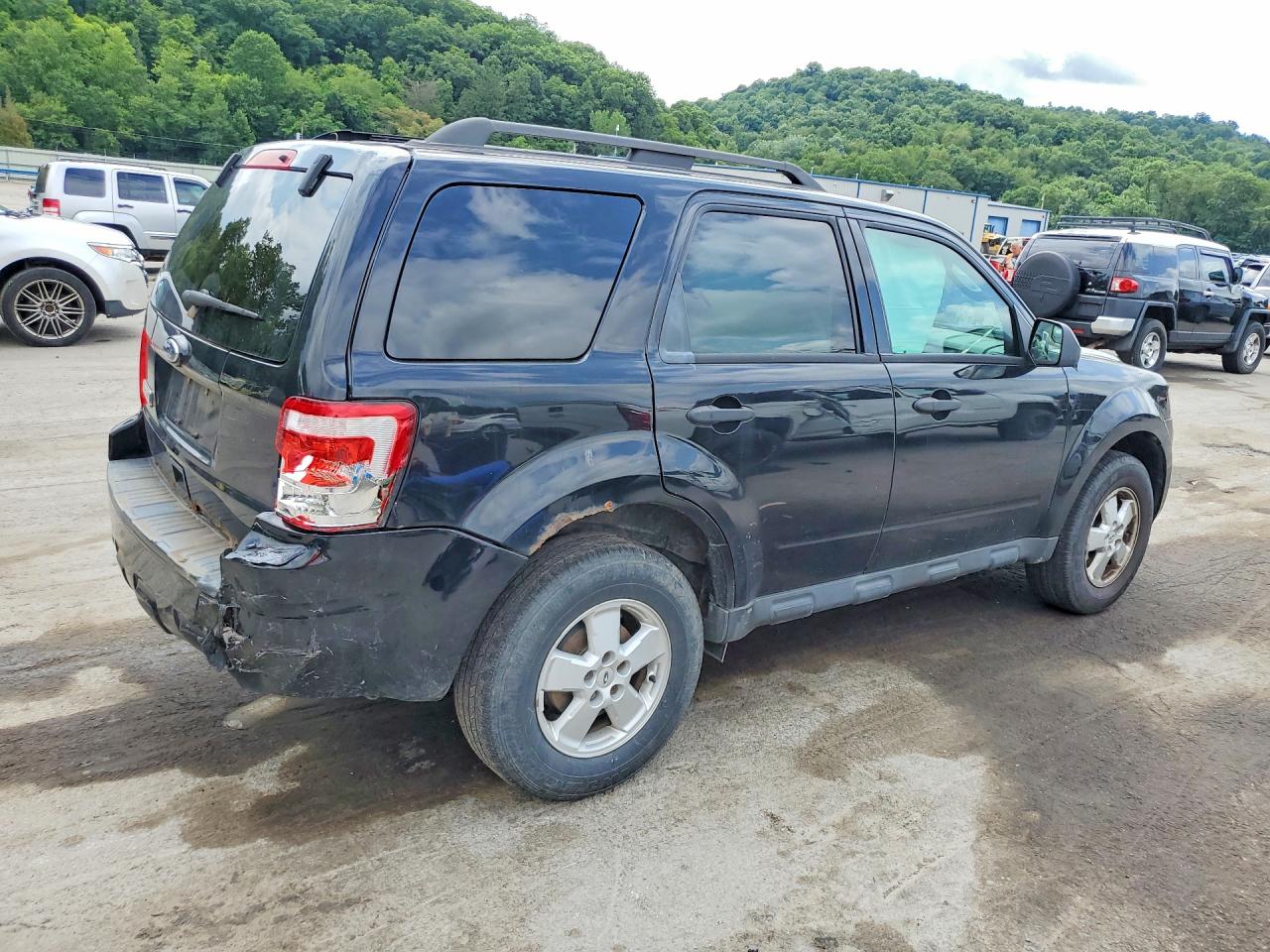 2010 Ford Escape Xlt Black vin: 1FMCU0D75AKD06508