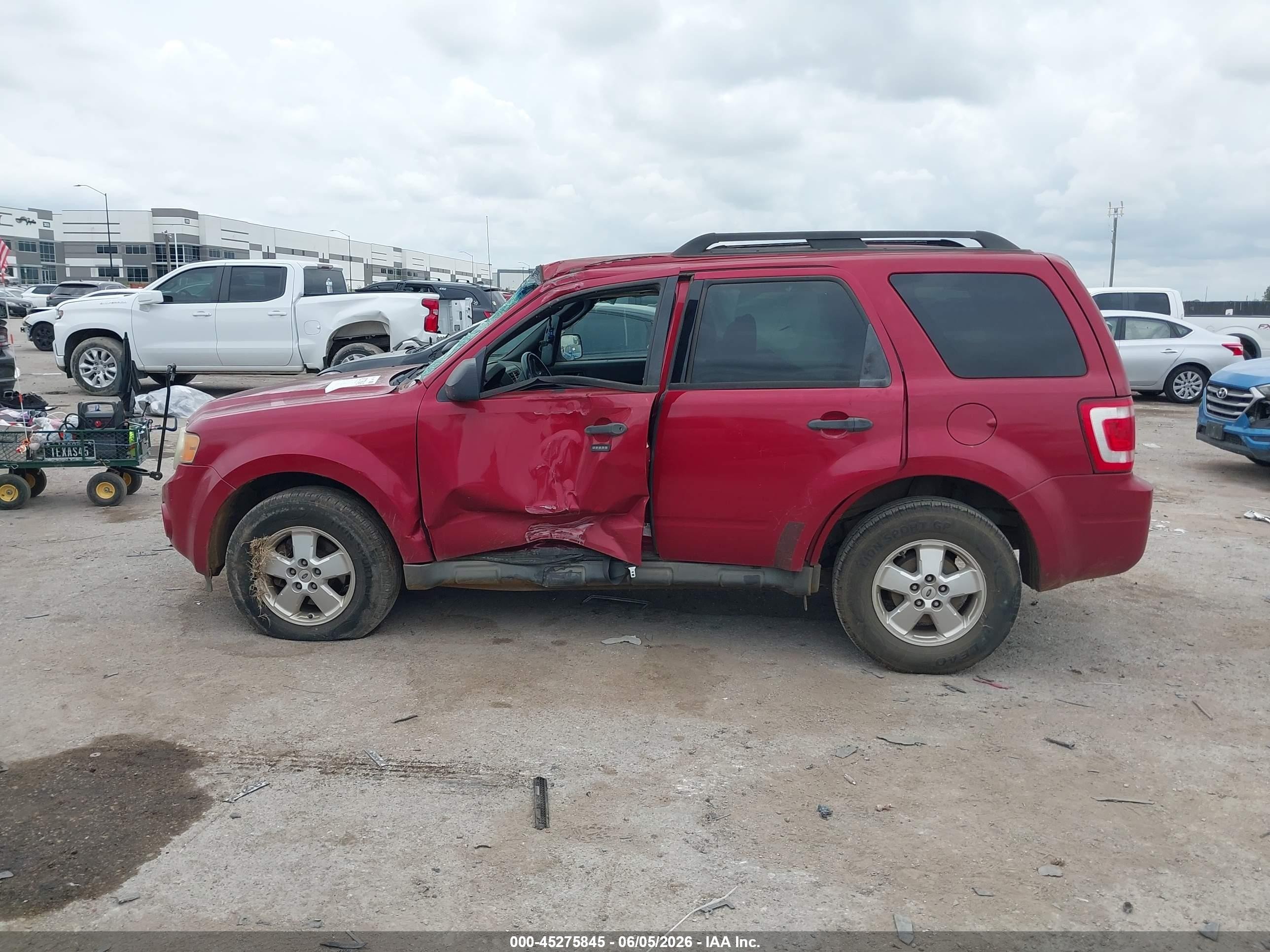 2011 Ford Escape Xlt Красный vin: 1FMCU0D75BKA07358