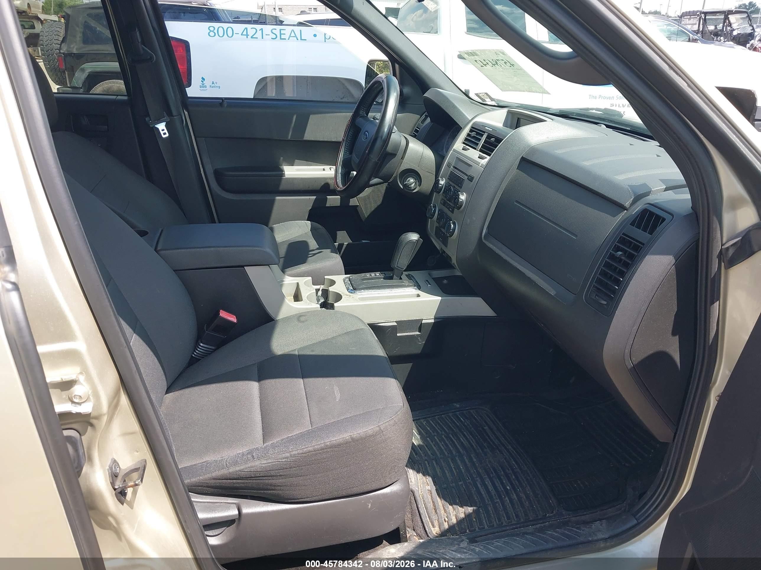 2011 Ford Escape Xlt Gold vin: 1FMCU0D75BKA26086