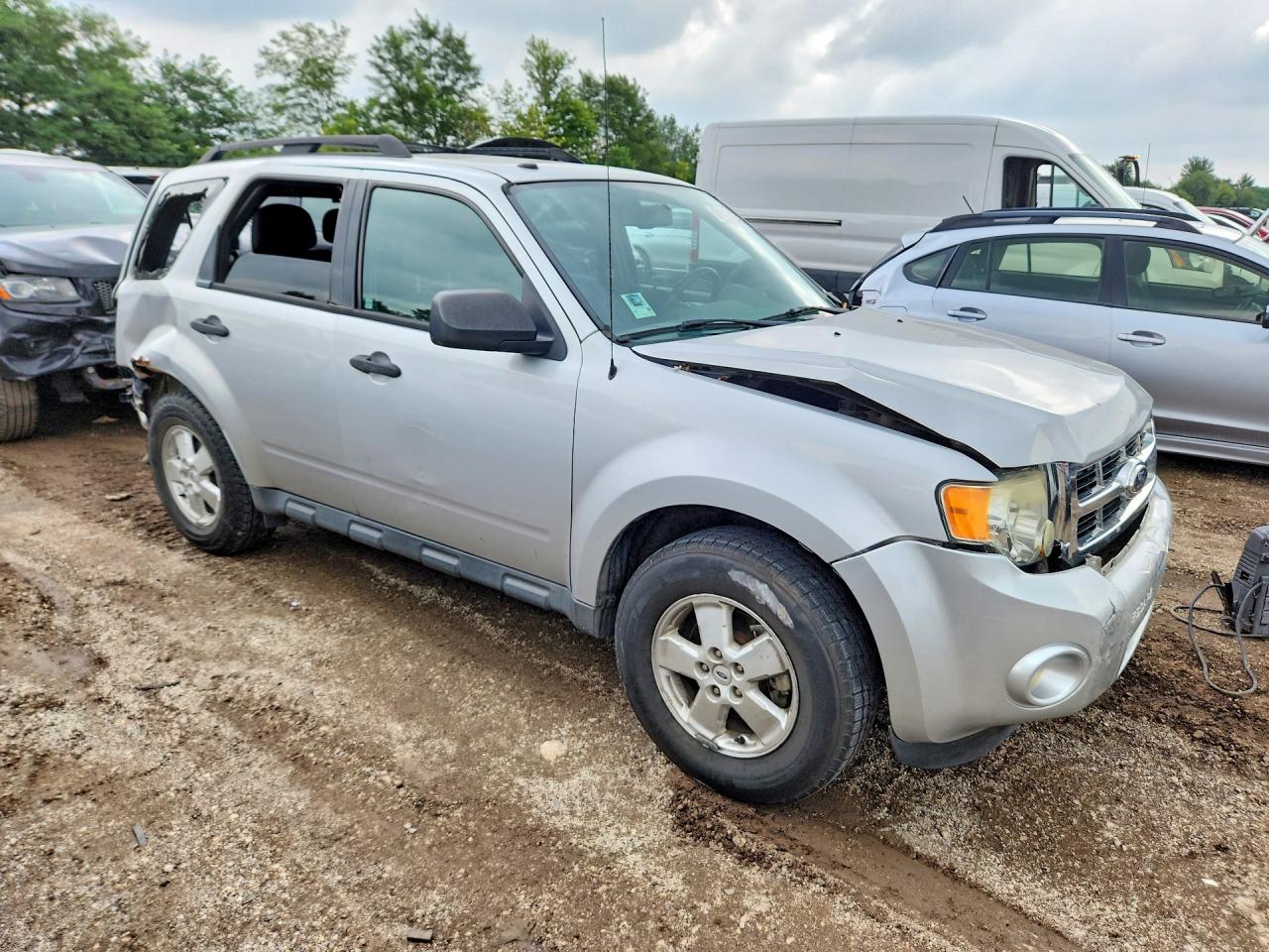 2011 Ford Escape Xlt Silver vin: 1FMCU0D75BKA37850