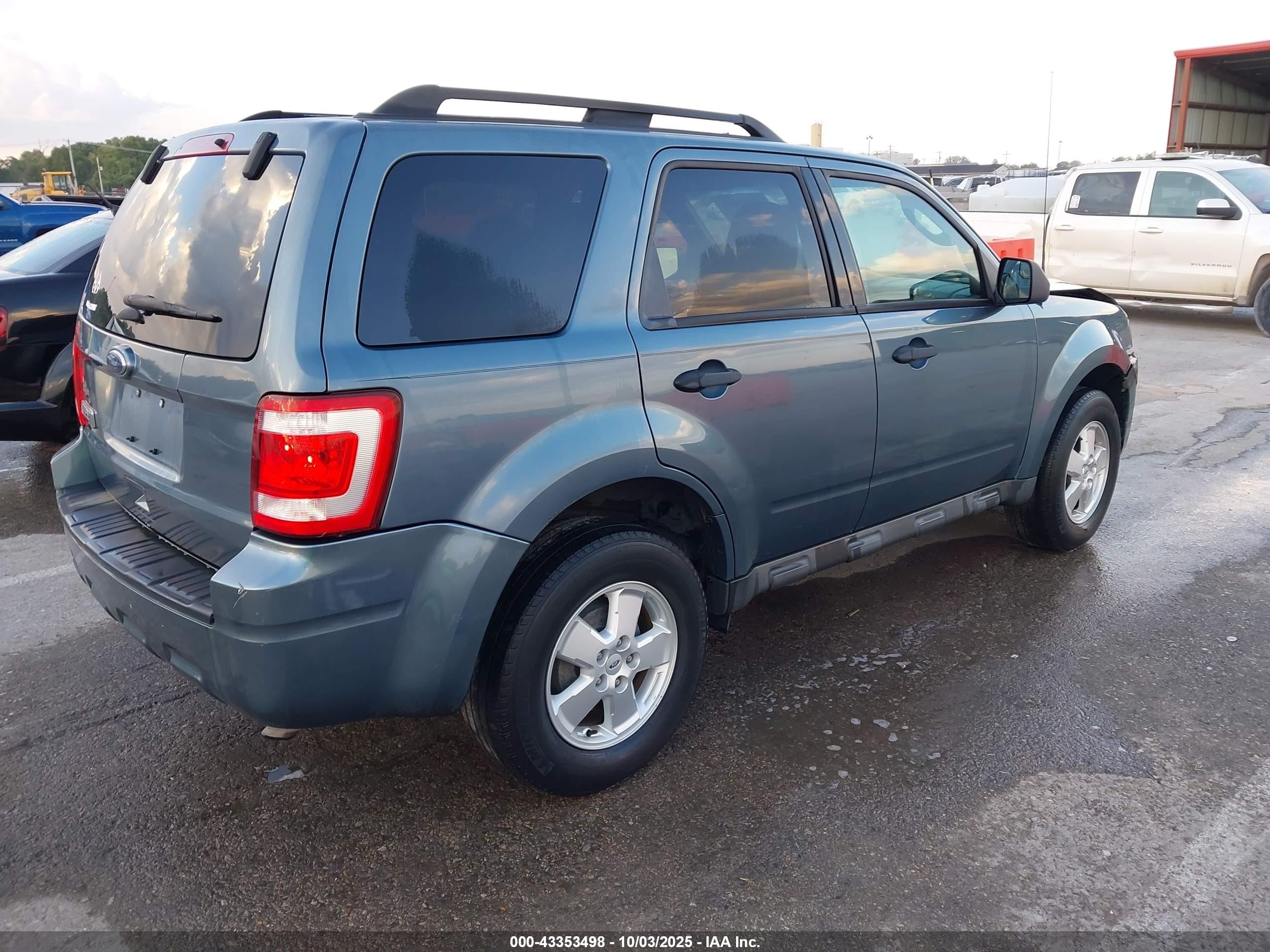 2011 Ford Escape Xlt Blue vin: 1FMCU0D75BKB13504