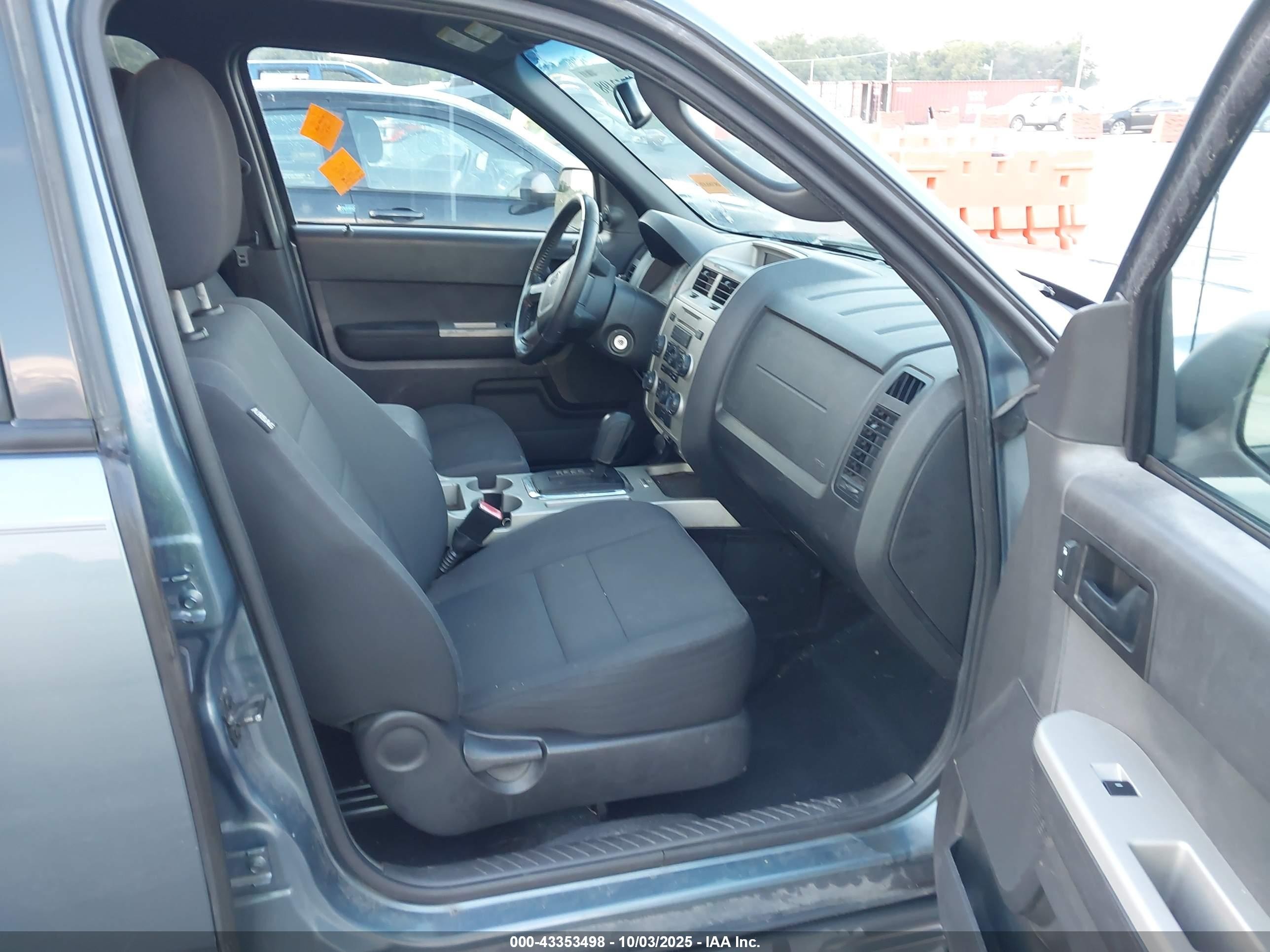 2011 Ford Escape Xlt Blue vin: 1FMCU0D75BKB13504