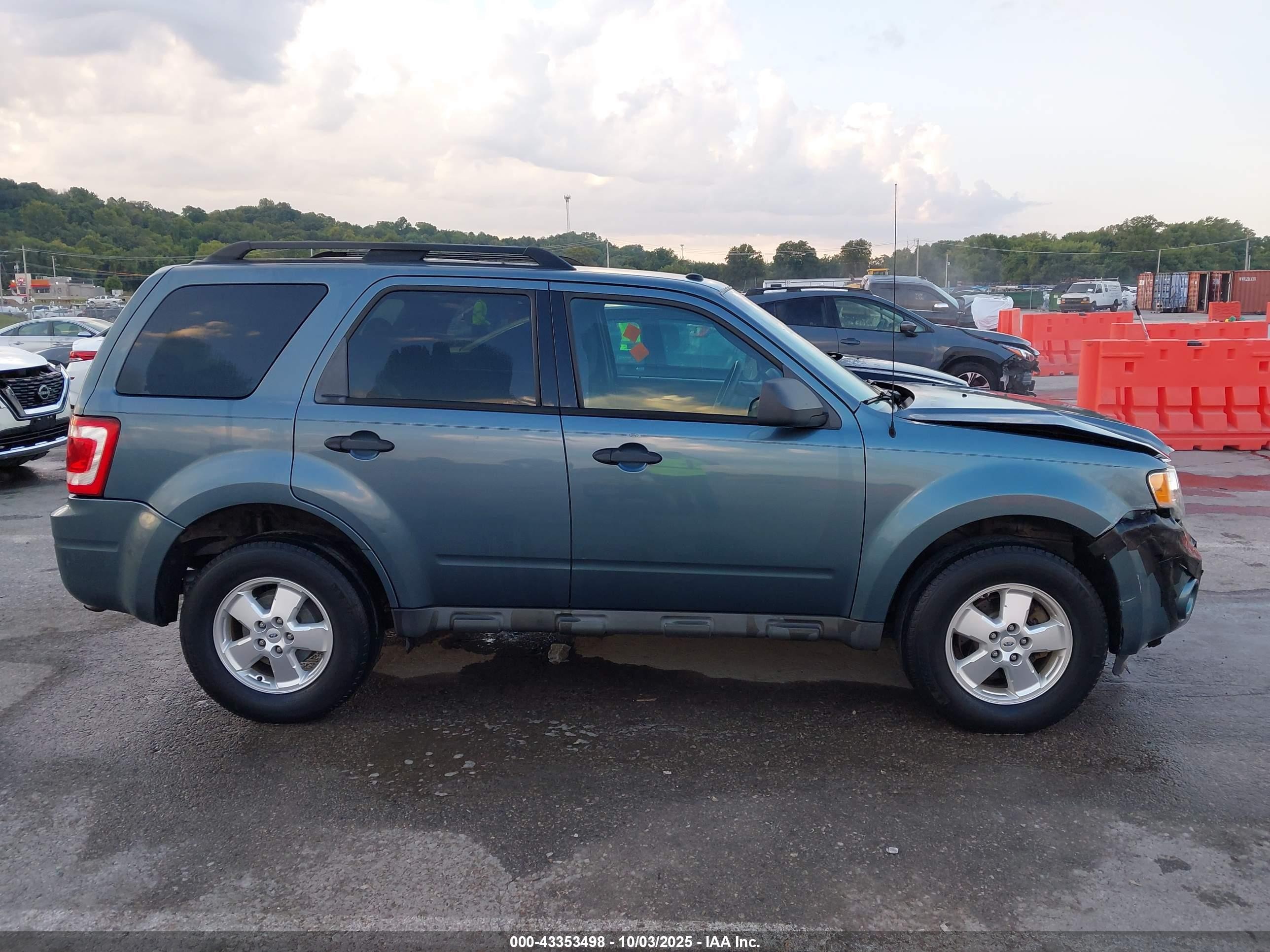 2011 Ford Escape Xlt Blue vin: 1FMCU0D75BKB13504