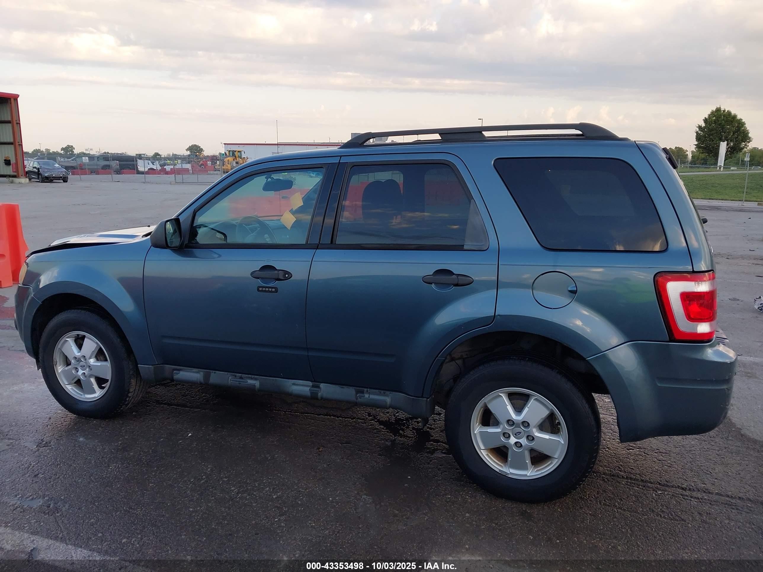 2011 Ford Escape Xlt Blue vin: 1FMCU0D75BKB13504