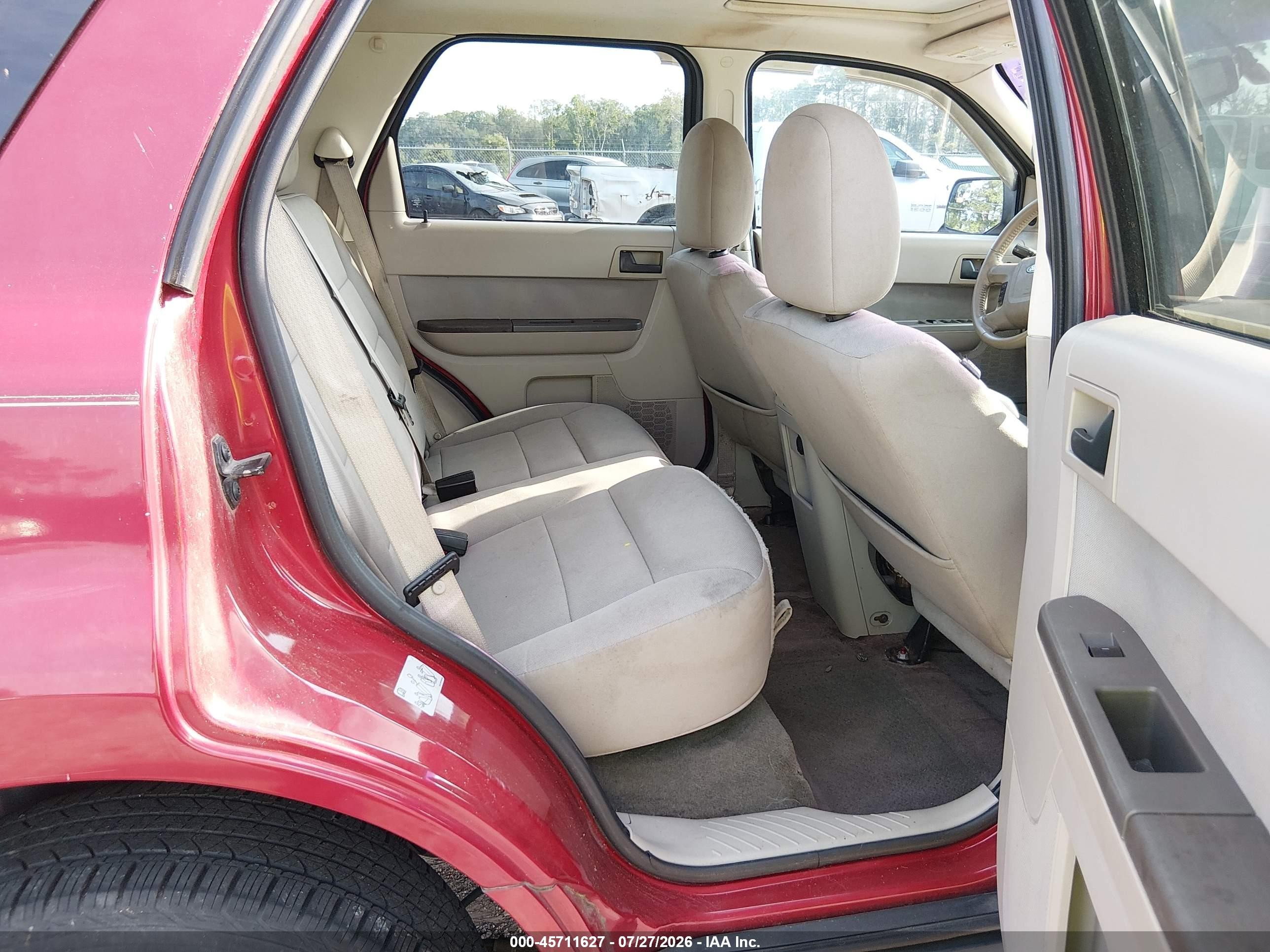 2011 Ford Escape Xlt Red vin: 1FMCU0D75BKB51301