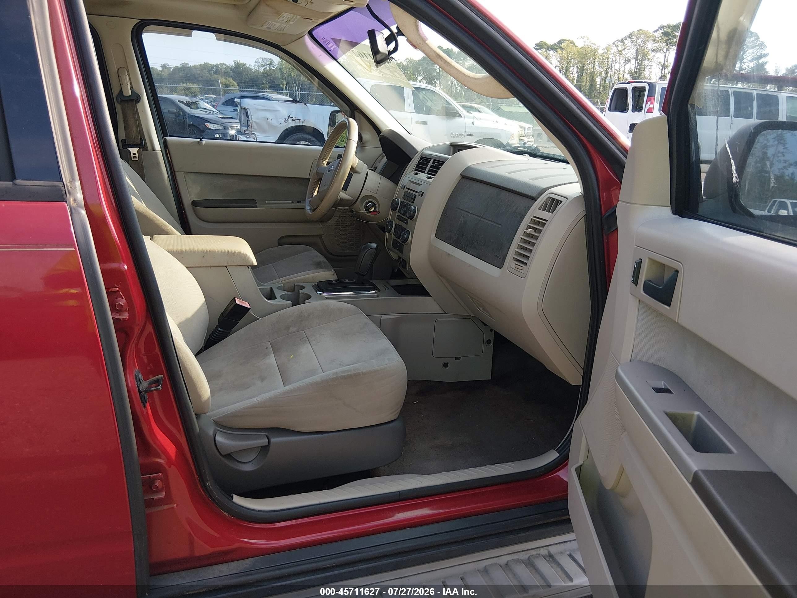 2011 Ford Escape Xlt Red vin: 1FMCU0D75BKB51301