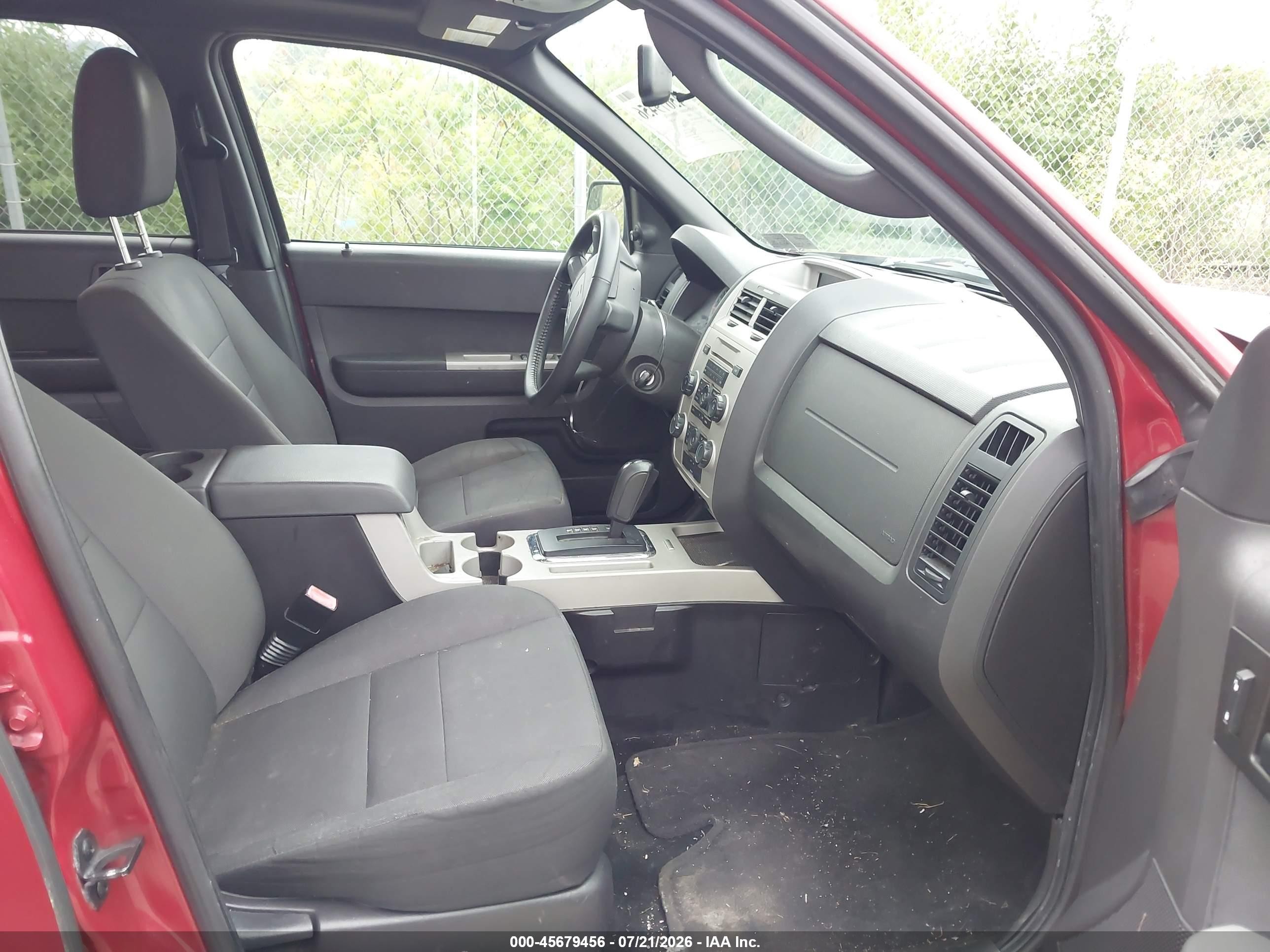2011 Ford Escape Xlt Red vin: 1FMCU0D75BKC16857