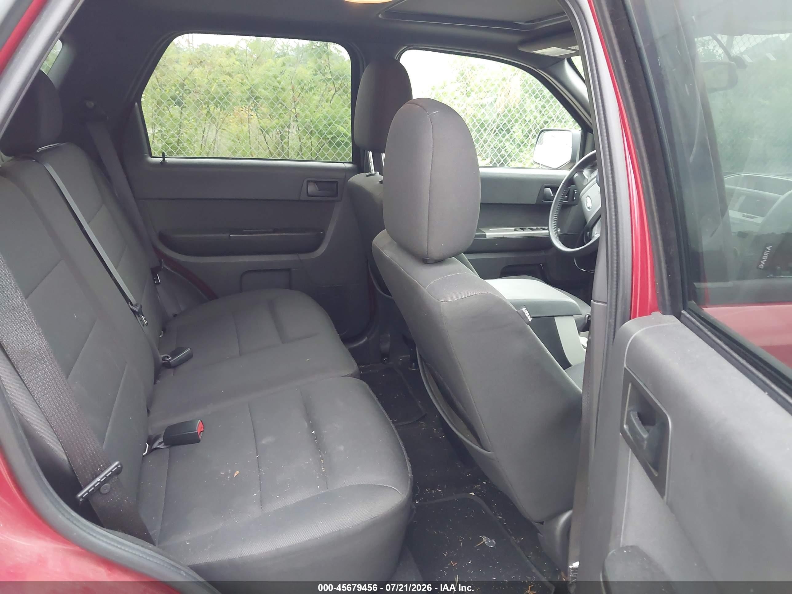 2011 Ford Escape Xlt Red vin: 1FMCU0D75BKC16857