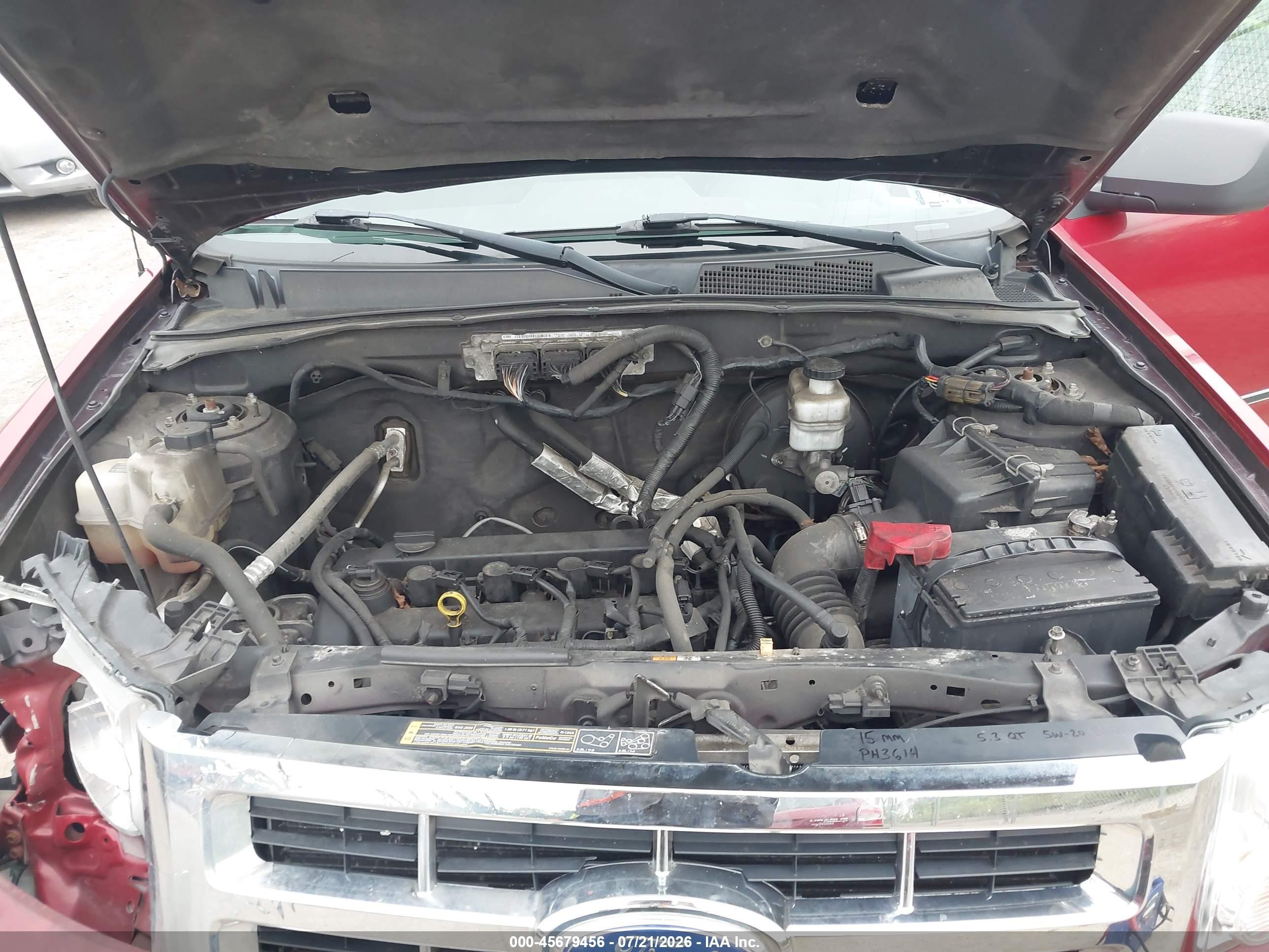 2011 Ford Escape Xlt Red vin: 1FMCU0D75BKC16857