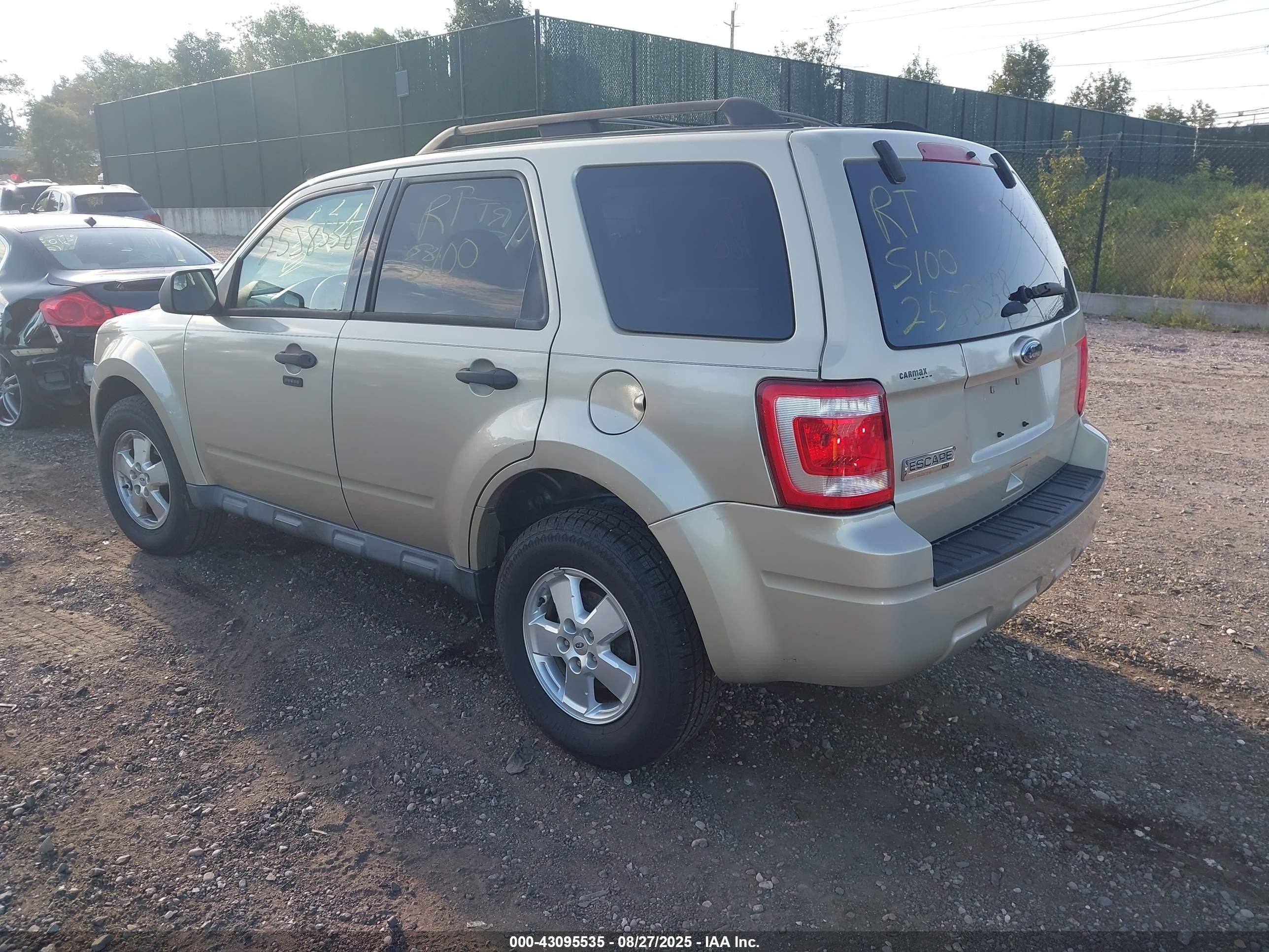 2012 Ford Escape Xlt Gold vin: 1FMCU0D75CKA38000