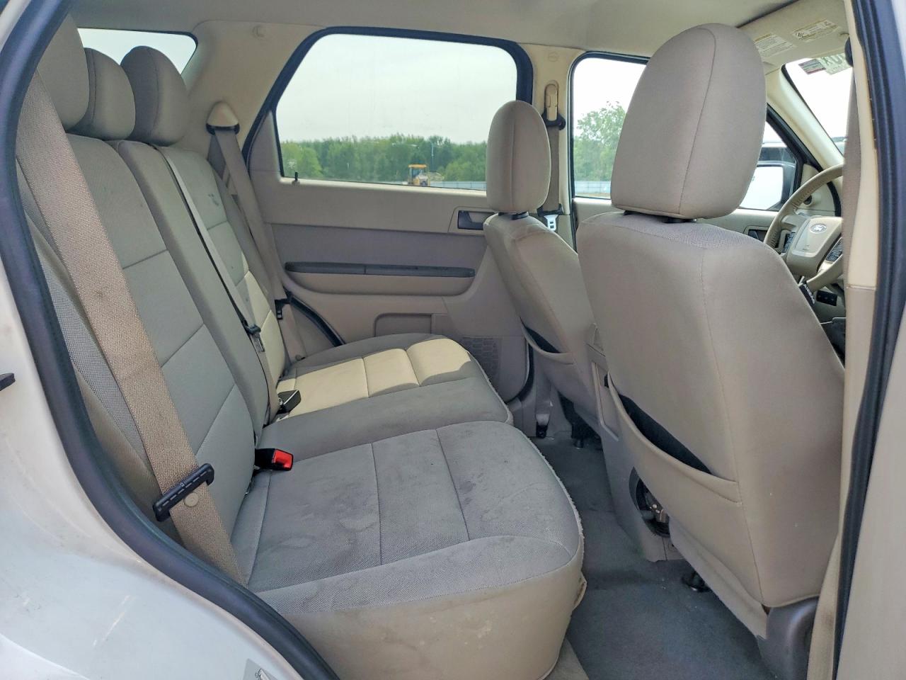 2010 Ford Escape Xlt White vin: 1FMCU0D76AKD48198